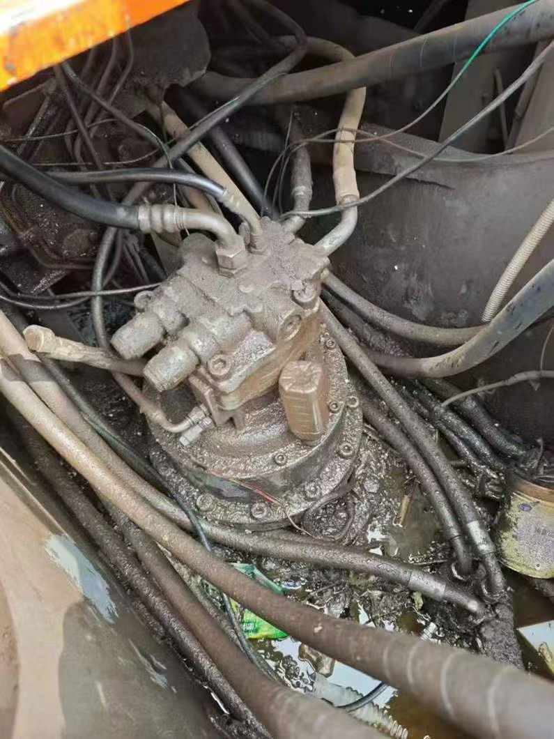 Buy Hitachi EX230-6 Used Excavator / 6