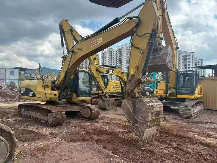 Buy Caterpillar 320A Used Excavator / 1