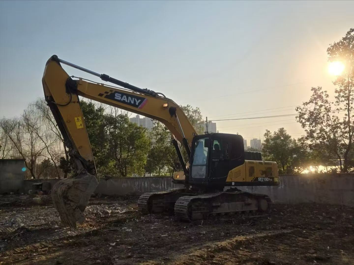 Buy Sany SY200C Used Excavator / 3