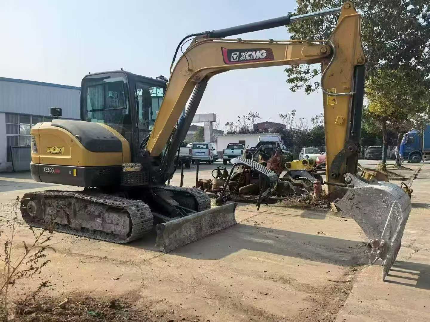 Buy XCMG LW60G Used Excavator / 2