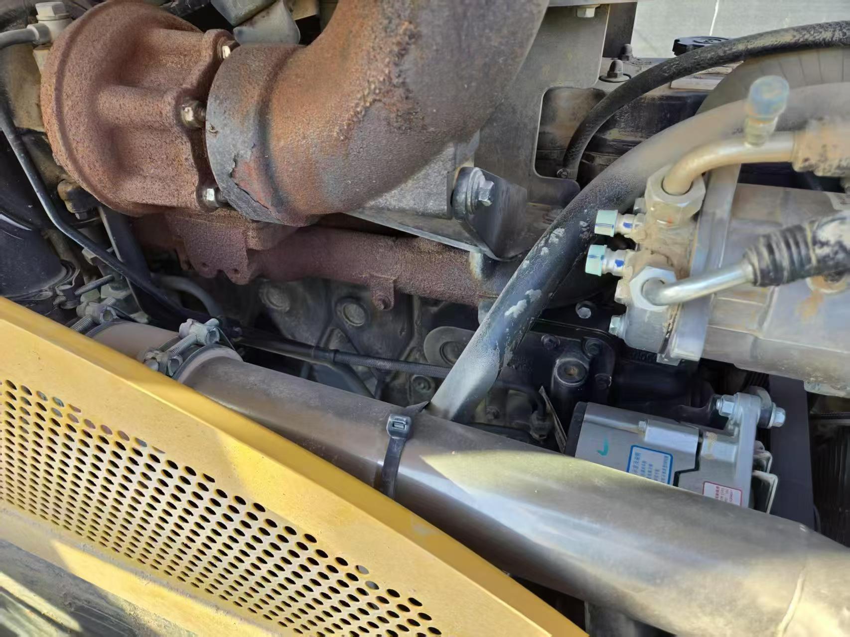 Buy XCMG XE2000 Used Excavator / 3