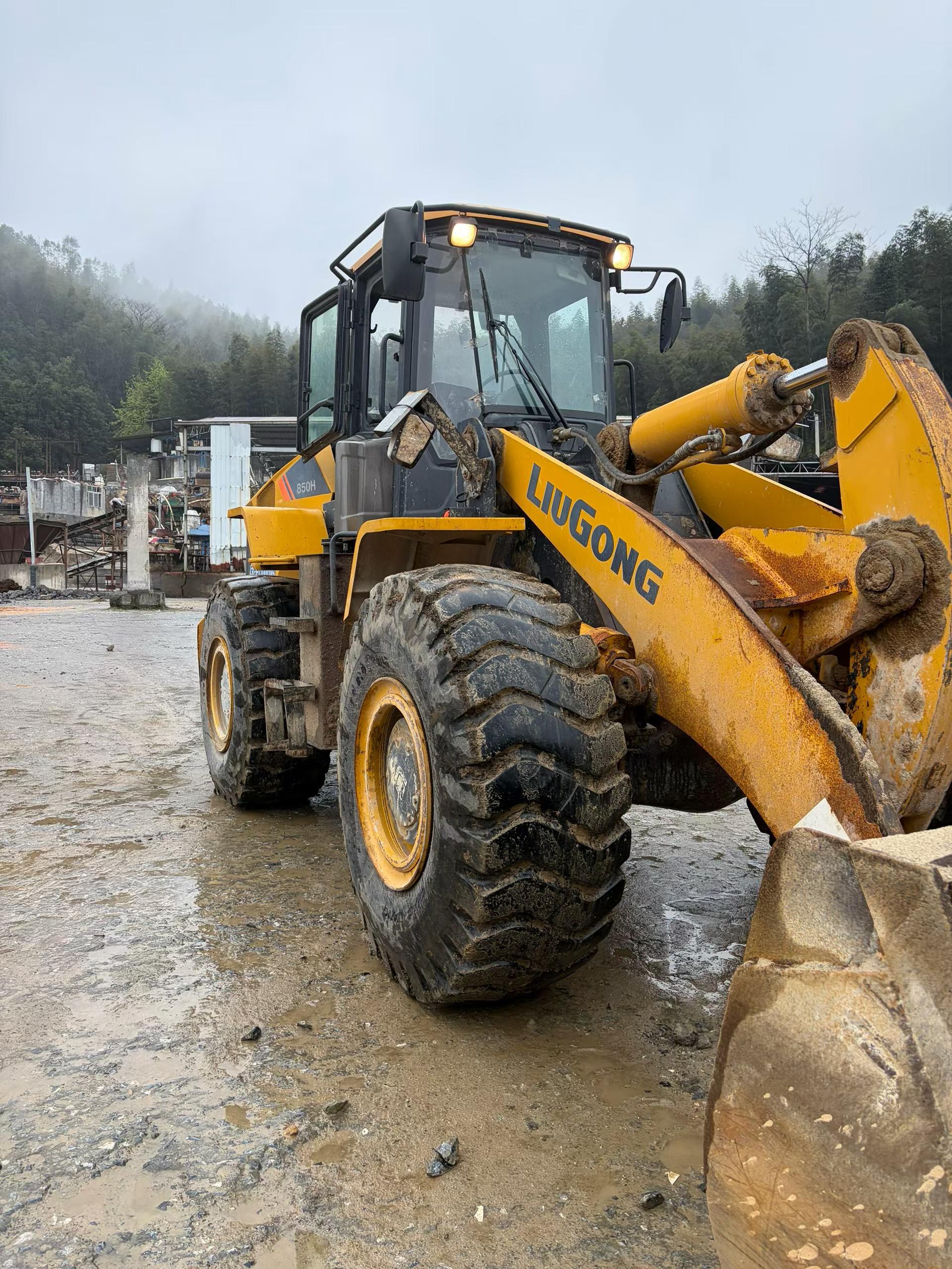 Buy LiuGong CLG850H Used Loader / 4