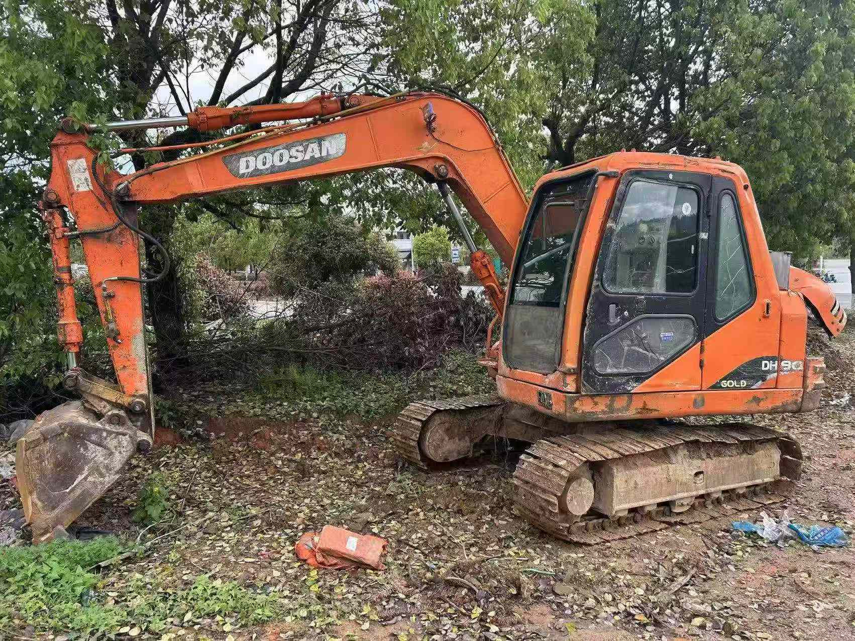 Buy Doosan DH80 Used Excavator / 2