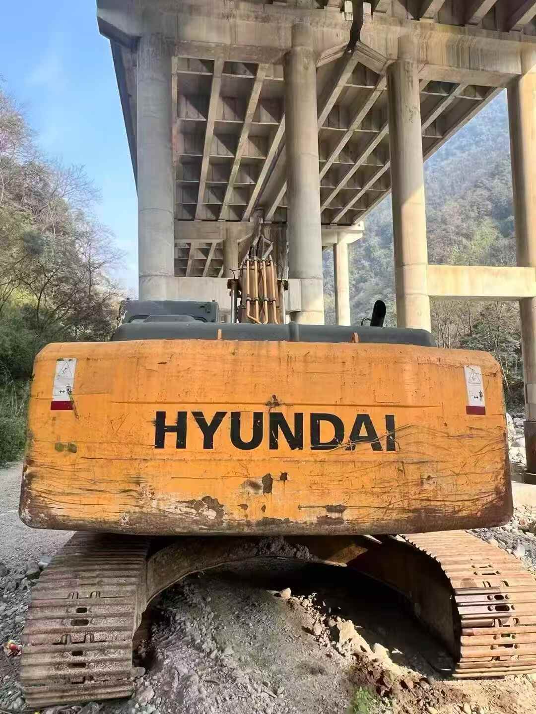 Buy Hyundai R265LC-7 Used Excavator / 2