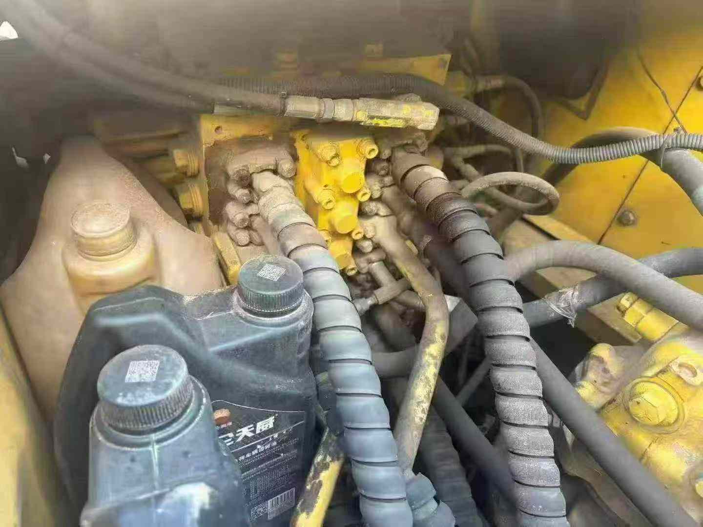 Buy Komatsu PC270-7 Used Excavator / 4