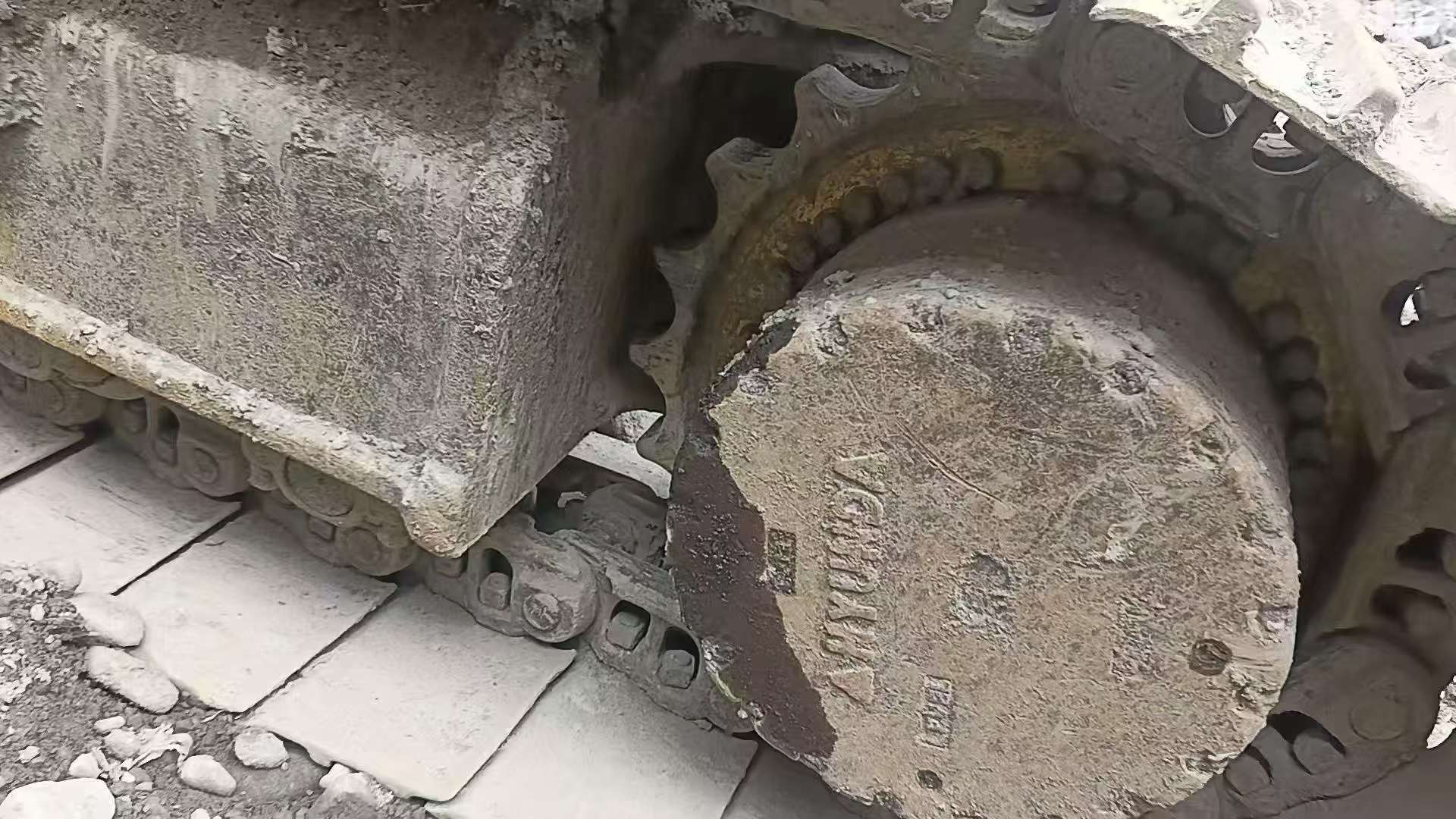 Buy Hyundai R275LVS Used Excavator / 5