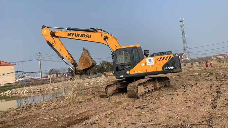 Buy Hyundai R215-7 Used Excavator / 1