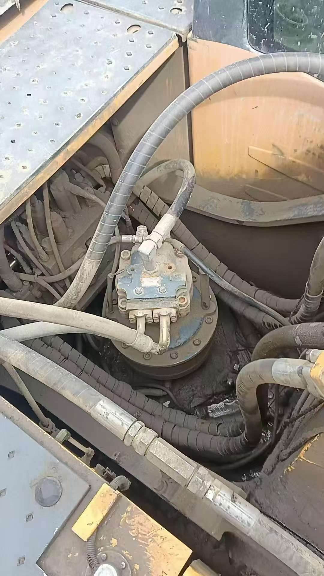 Buy Hyundai R275LVS Used Excavator / 4