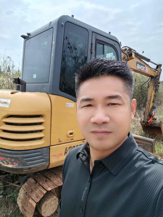 Buy XCMG LW60G Used Excavator / 1