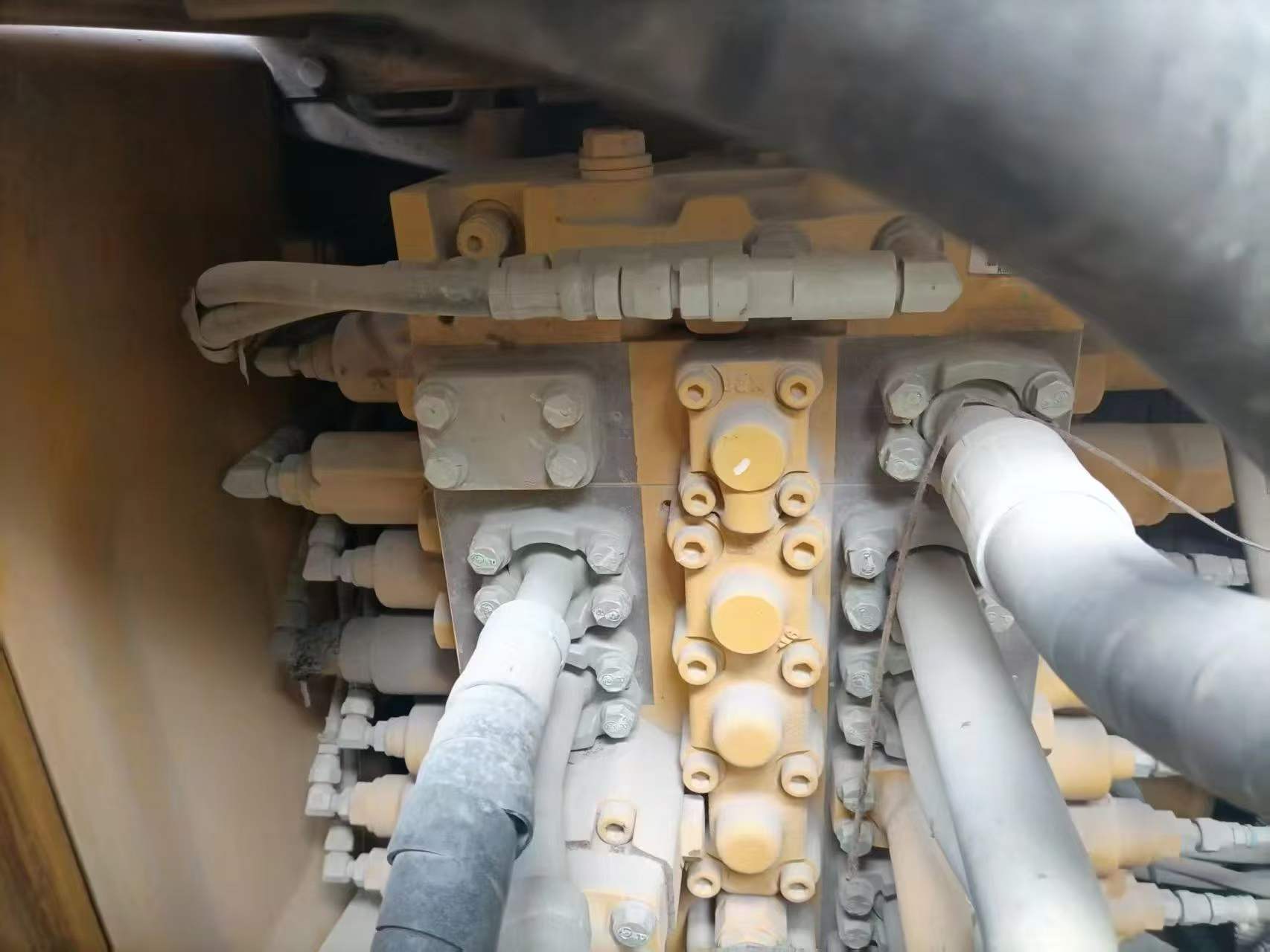 Buy Komatsu PC200-8M0 Used Excavator / 5