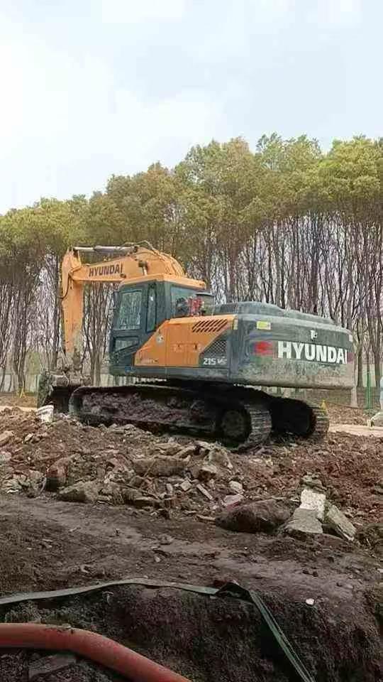 Buy Hyundai R215VS Used Excavator / 2