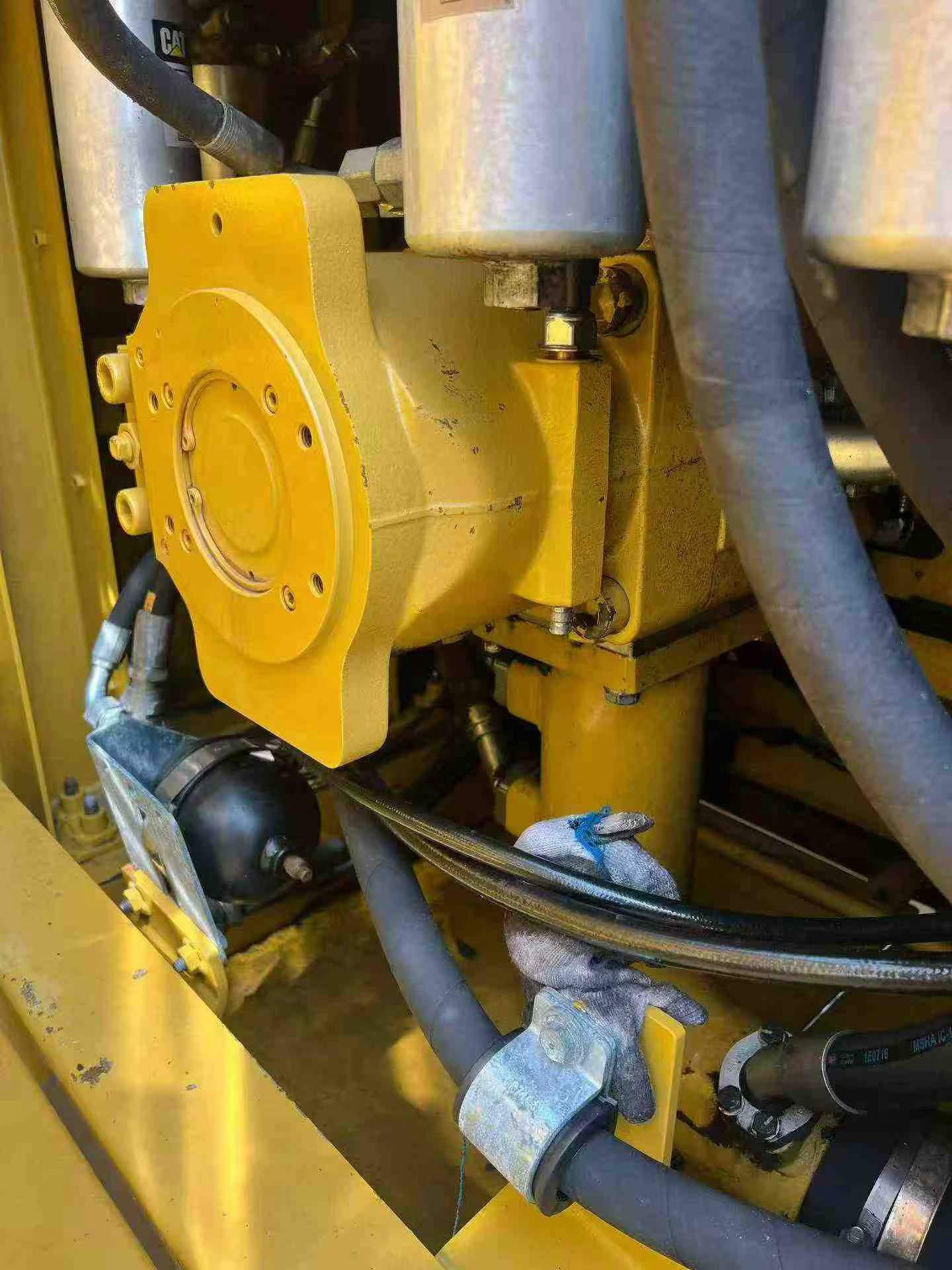 Buy Caterpillar 374D Used Excavator / 8 Buy Caterpillar 374D Used Excavator / 8