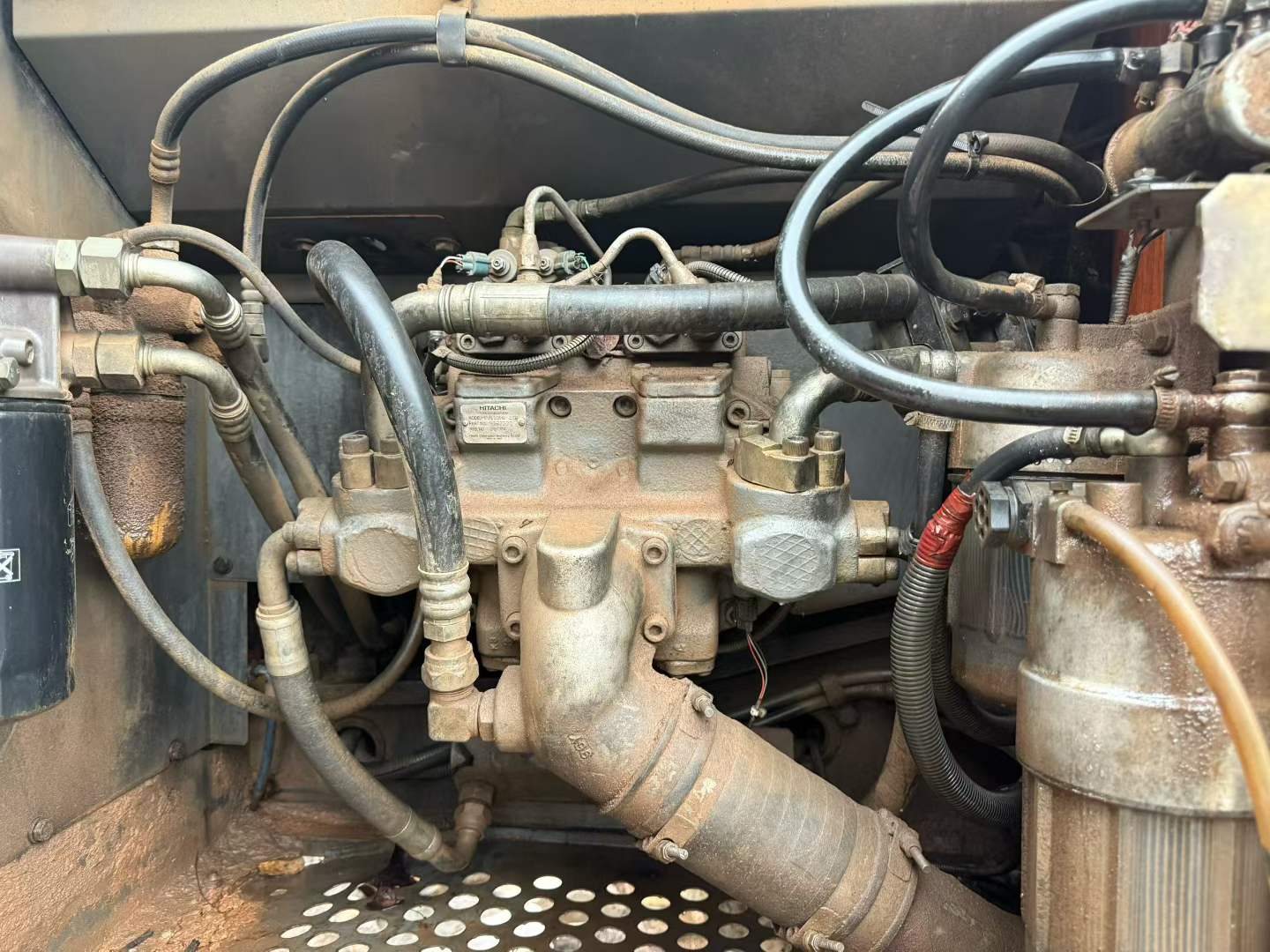 Buy Hitachi EX200-3 Used Excavator / 4