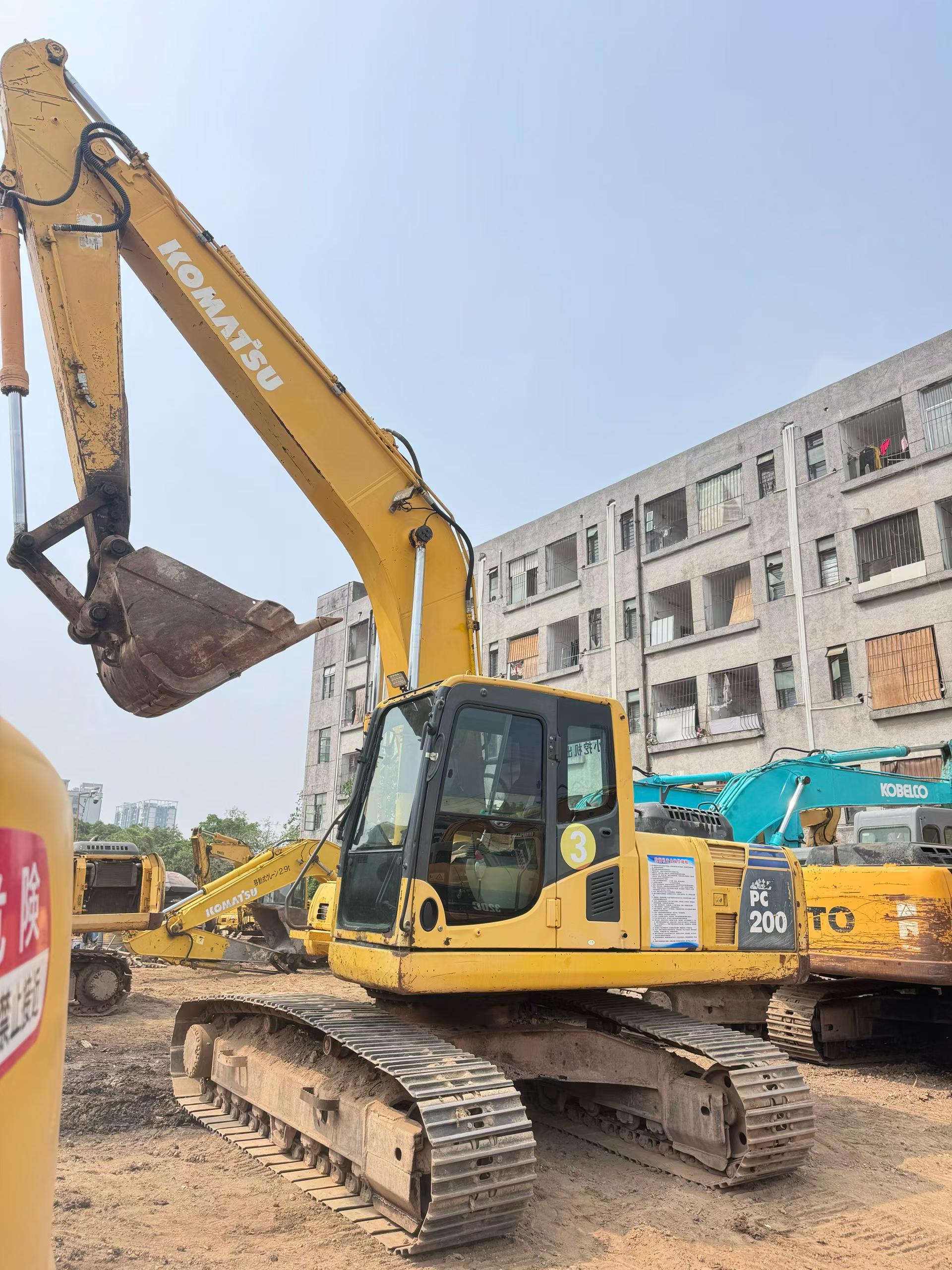 Buy Komatsu PC200-8 Used Excavator / 2