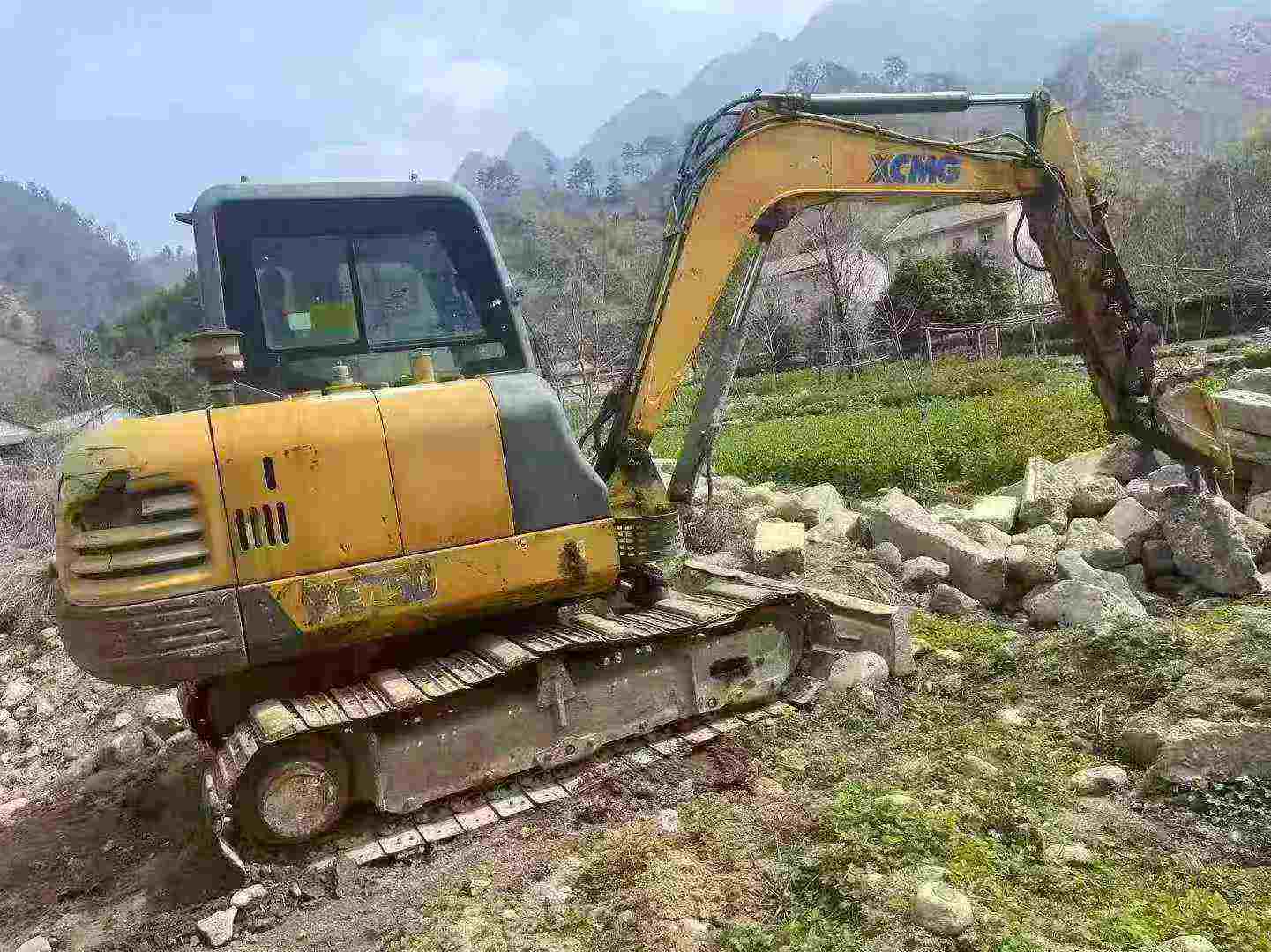 Buy XCMG XE60 Used Excavator / 5