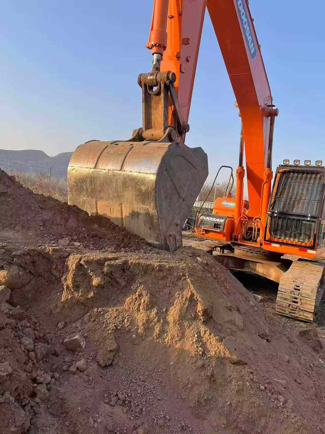 Buy Doosan DX225LC Used Excavator / 8