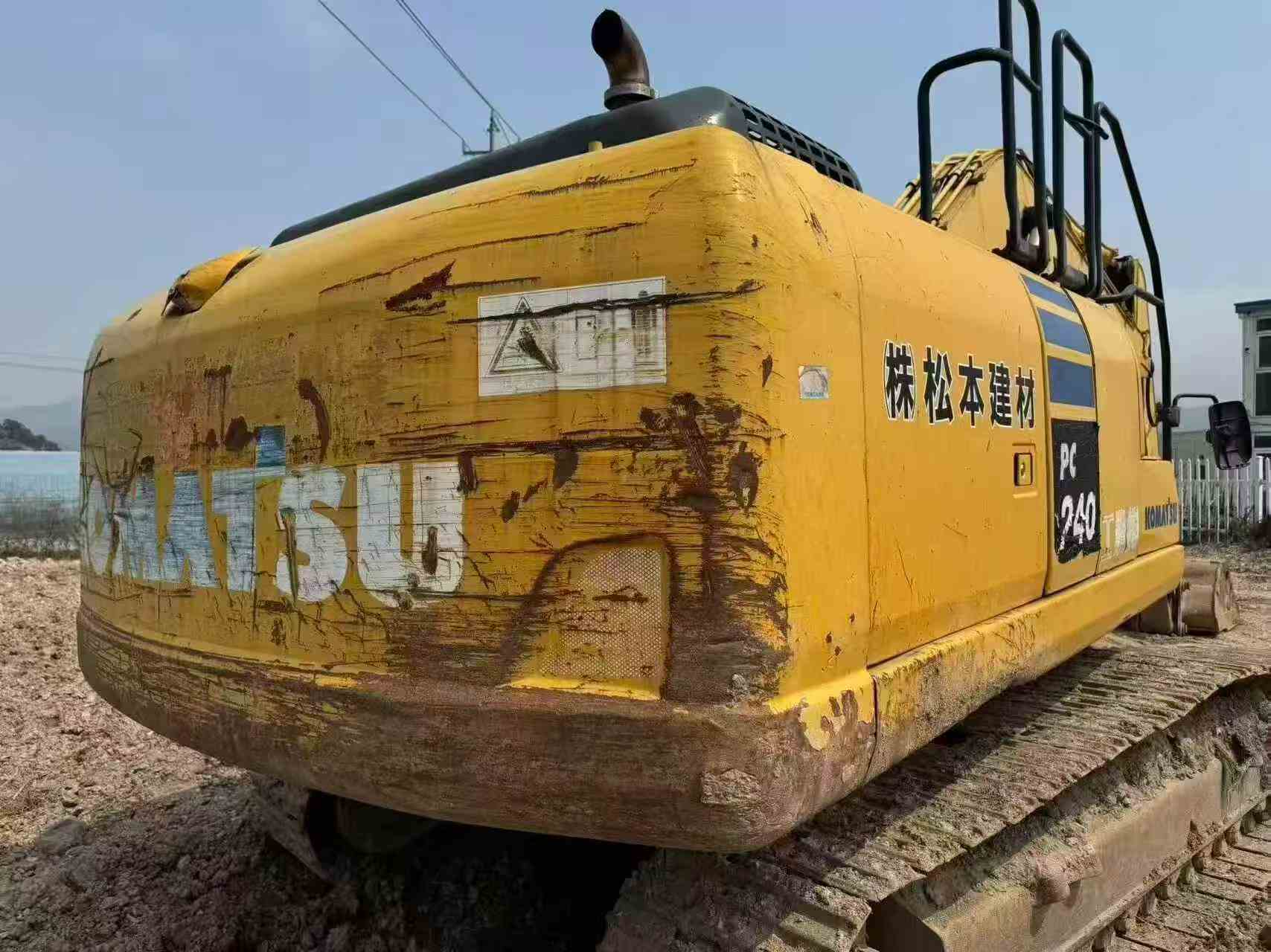 Buy Komatsu PC200-10 Used Excavator / 3