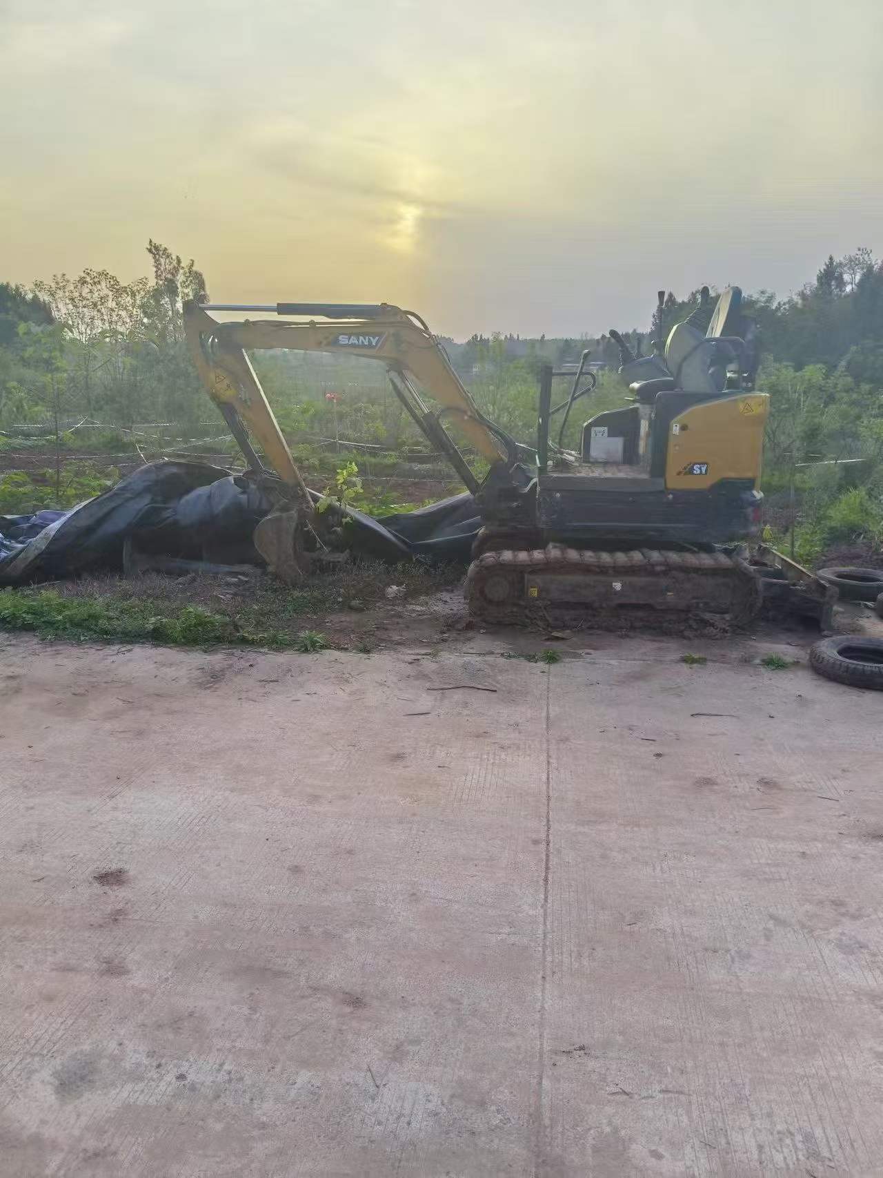 Buy Sany SY16C Used Excavator / 3