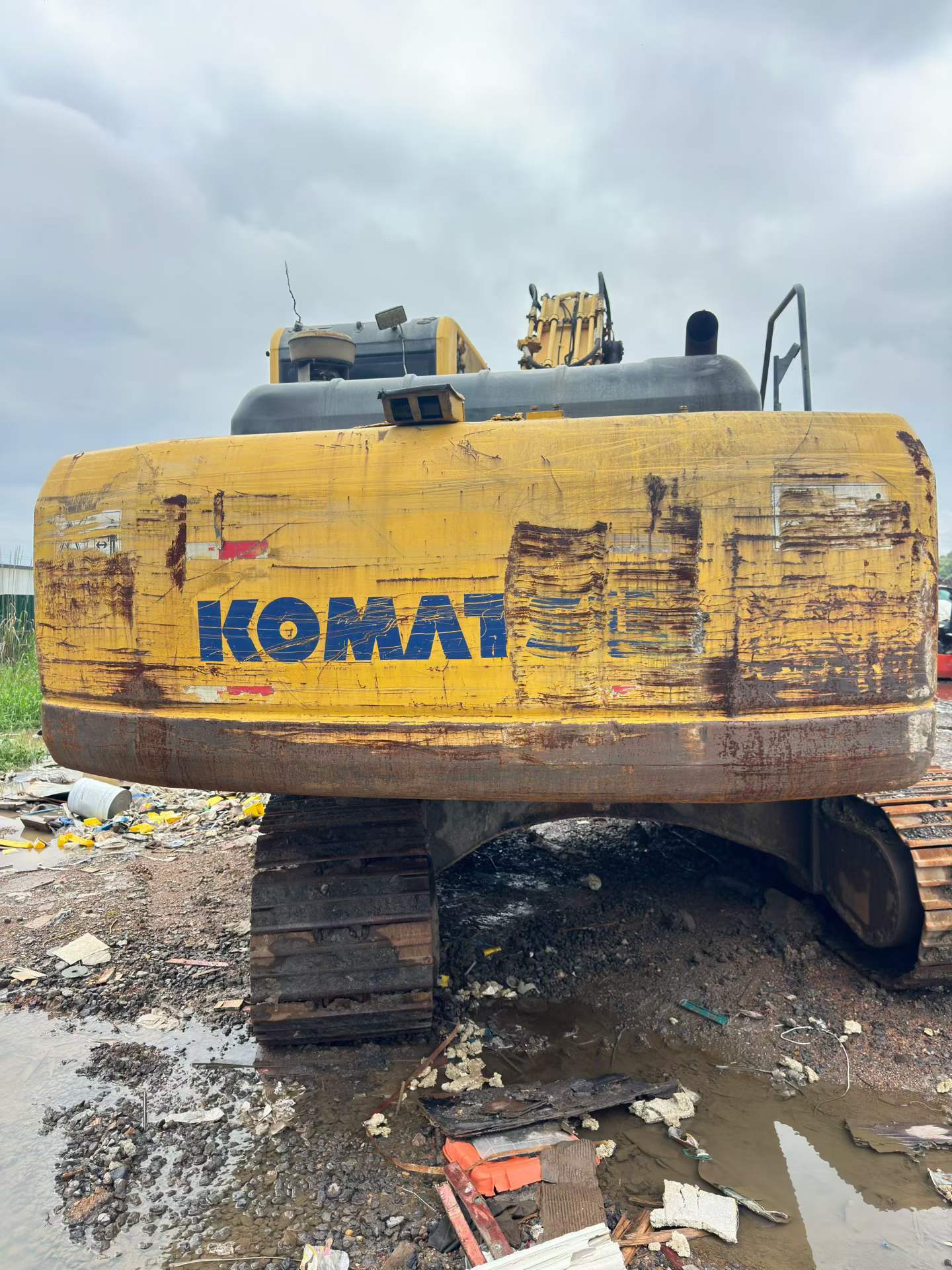 Buy Komatsu PC220-8 Used Excavator / 2