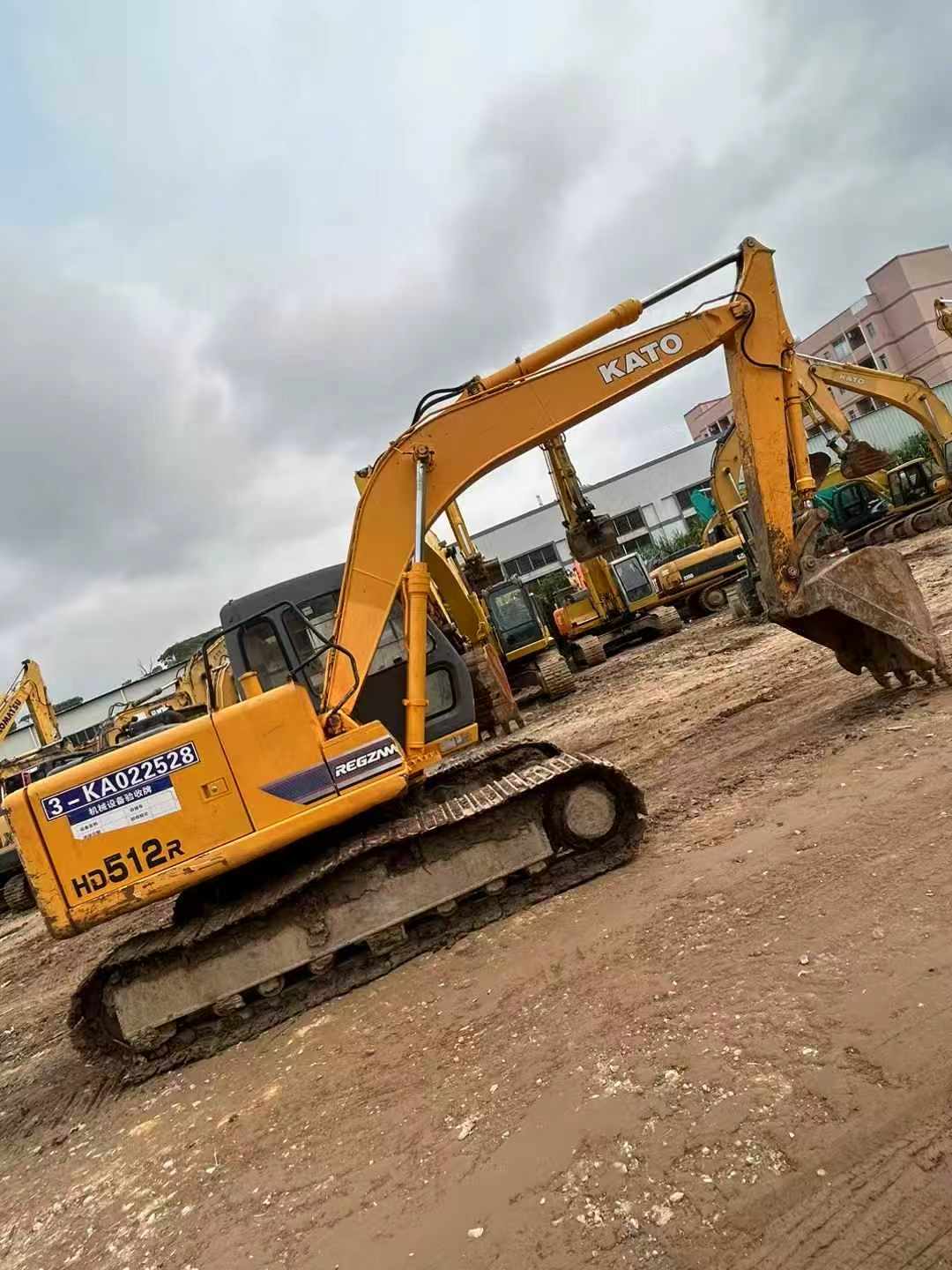 Buy Kato HD512-6 Used Excavator / 4