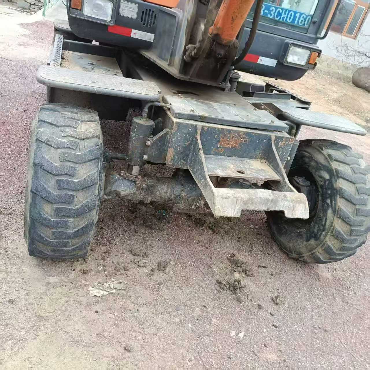 Buy Doosan DH60 Used Excavator / 5