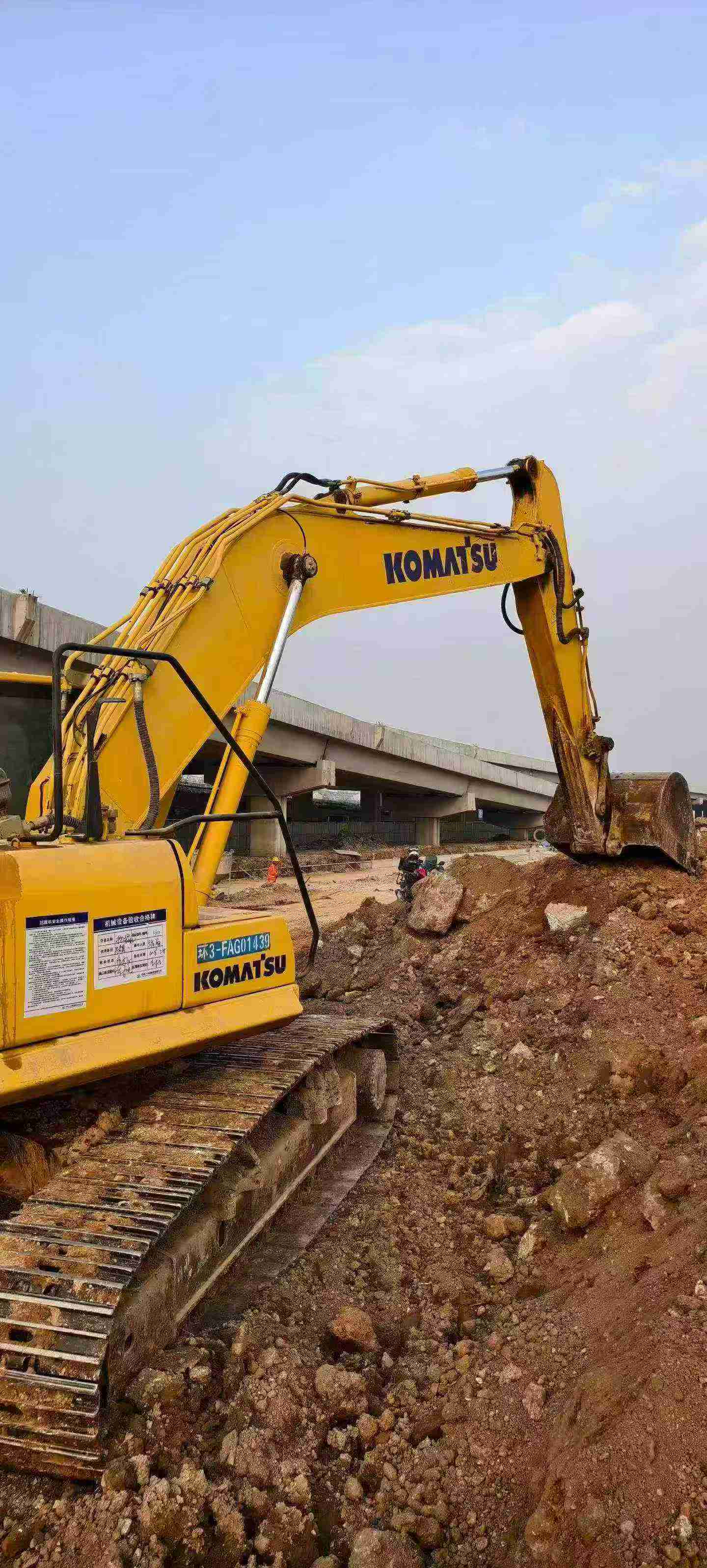 Buy Komatsu PC210-8M0 Used Excavator / 4