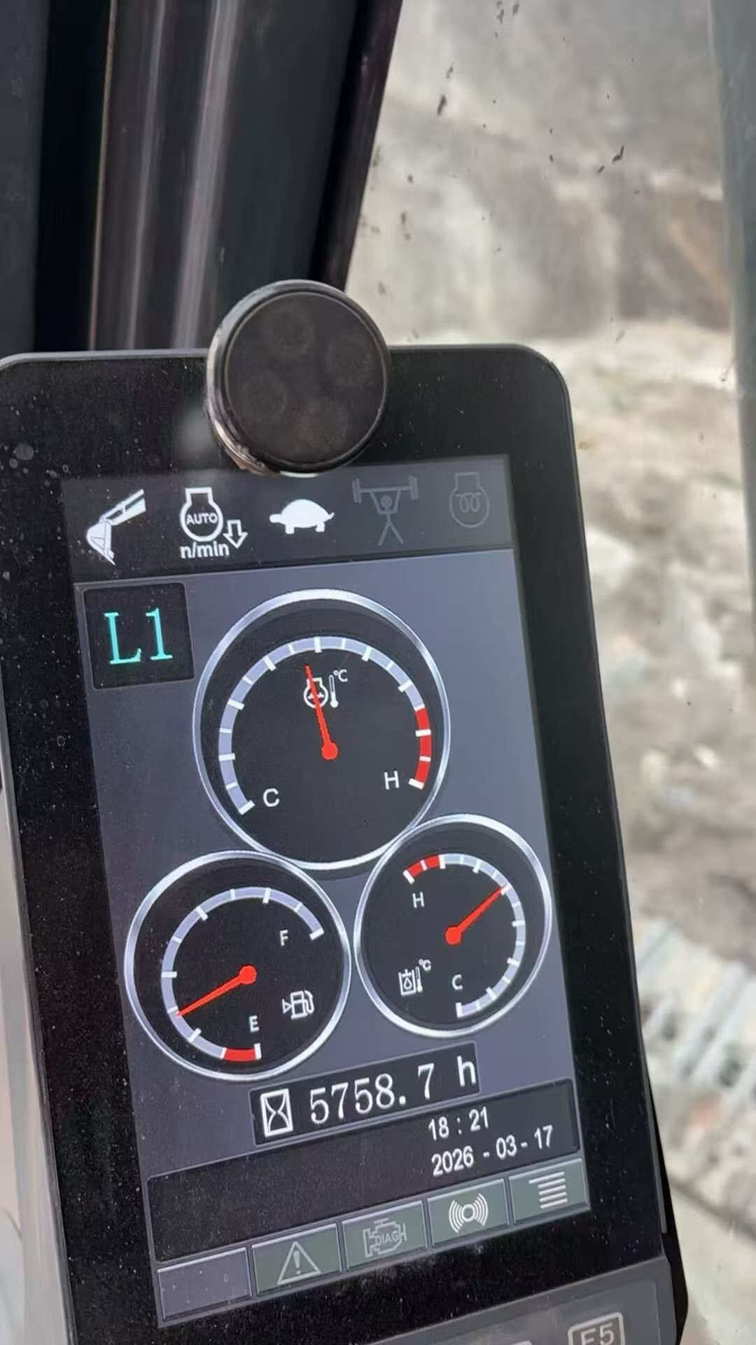 Buy XCMG XE245D Used Excavator / 4