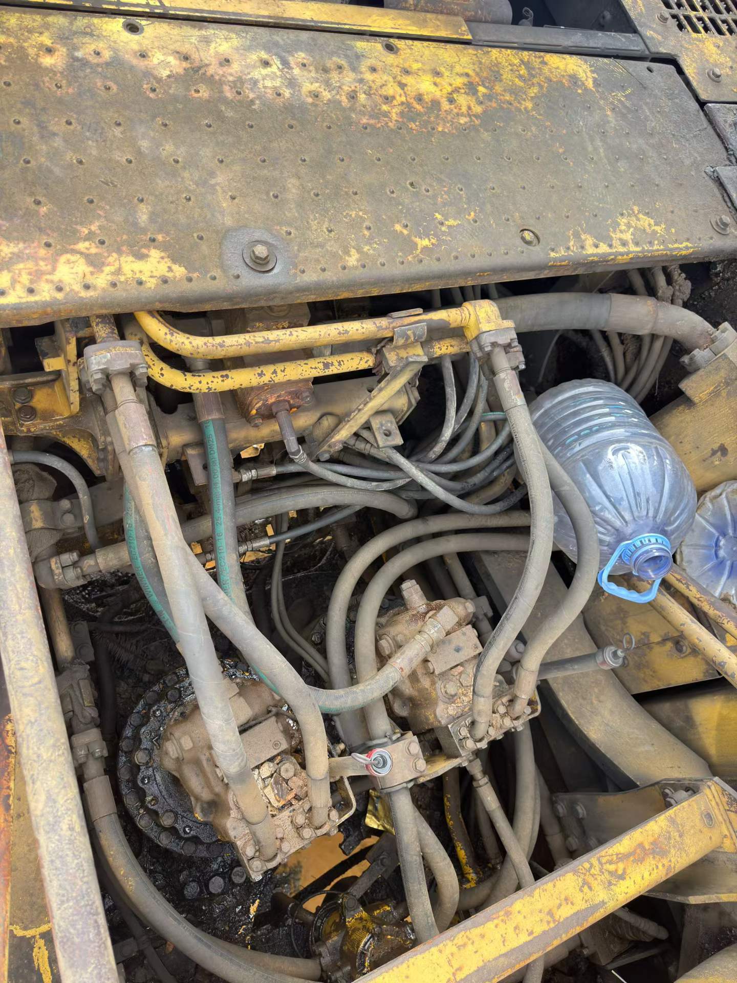 Buy Komatsu WA700-3 Used Excavator / 5