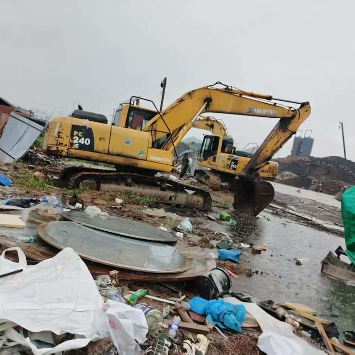 Buy Komatsu PC210-8 Used Excavator / 1