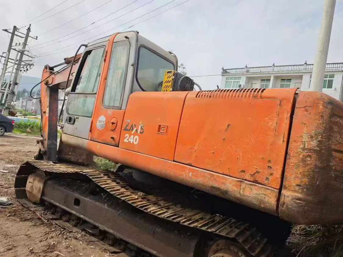 Buy Hitachi EX230-6 Used Excavator / 9