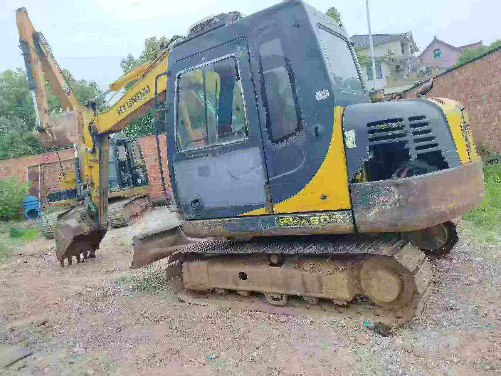 Buy Hyundai R80G Used Excavator / 2