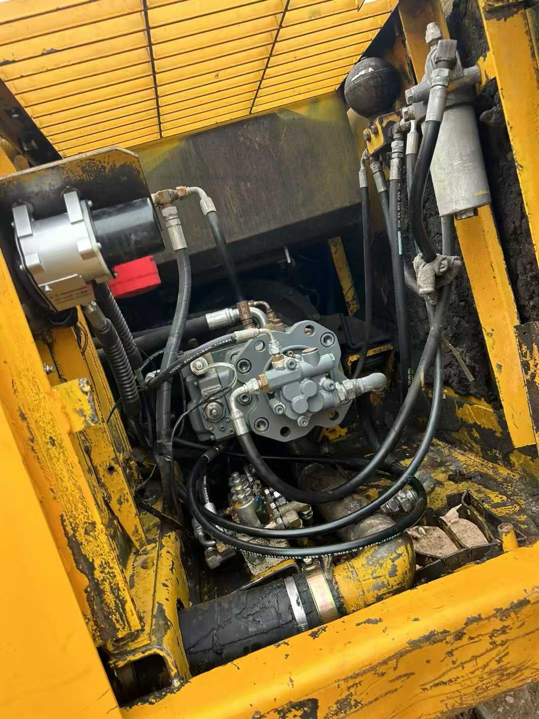 Buy Kato HD512-6 Used Excavator / 3