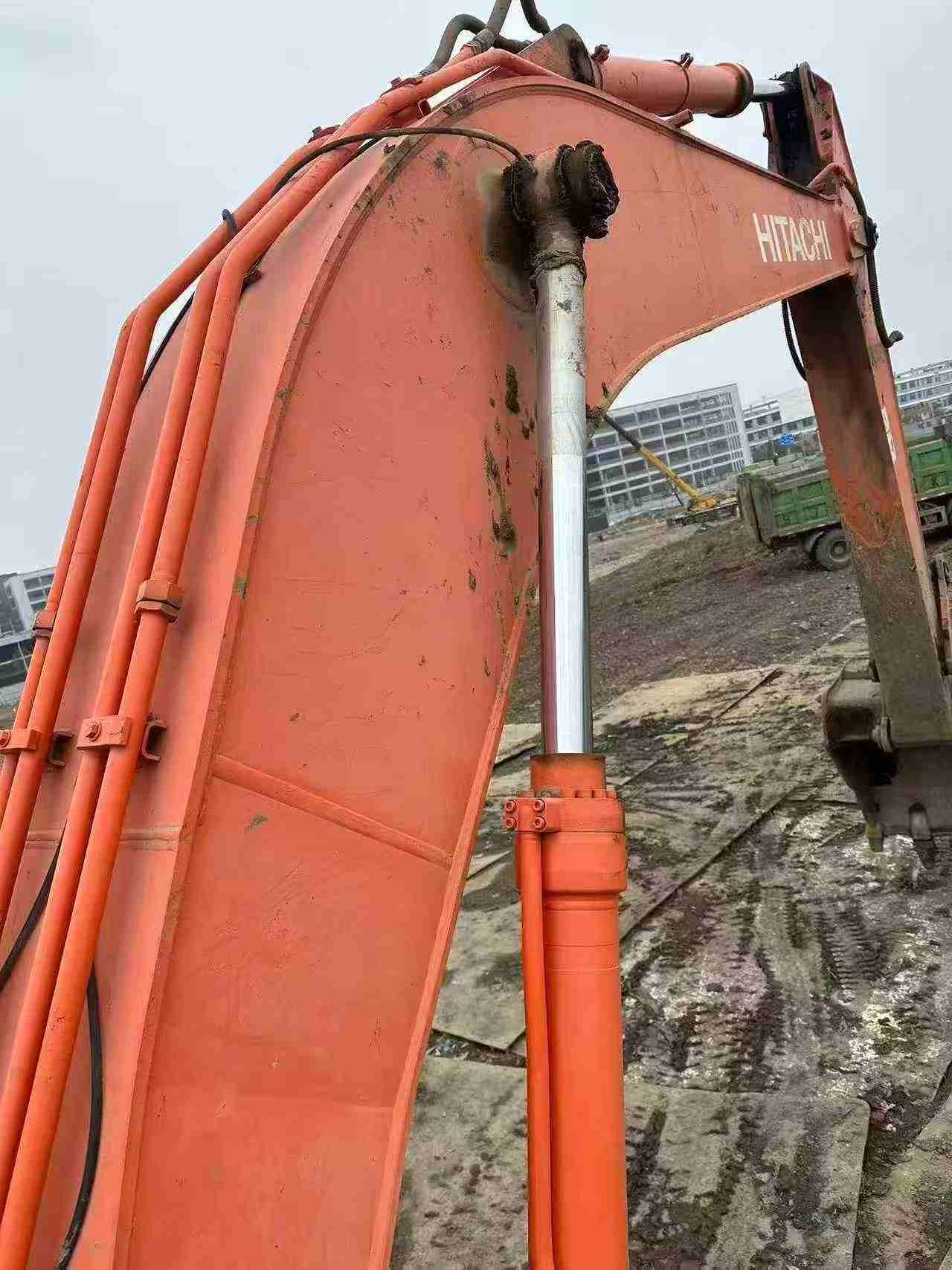 Compre Escavadeira Hitachi ZX300-5A Usada / 4