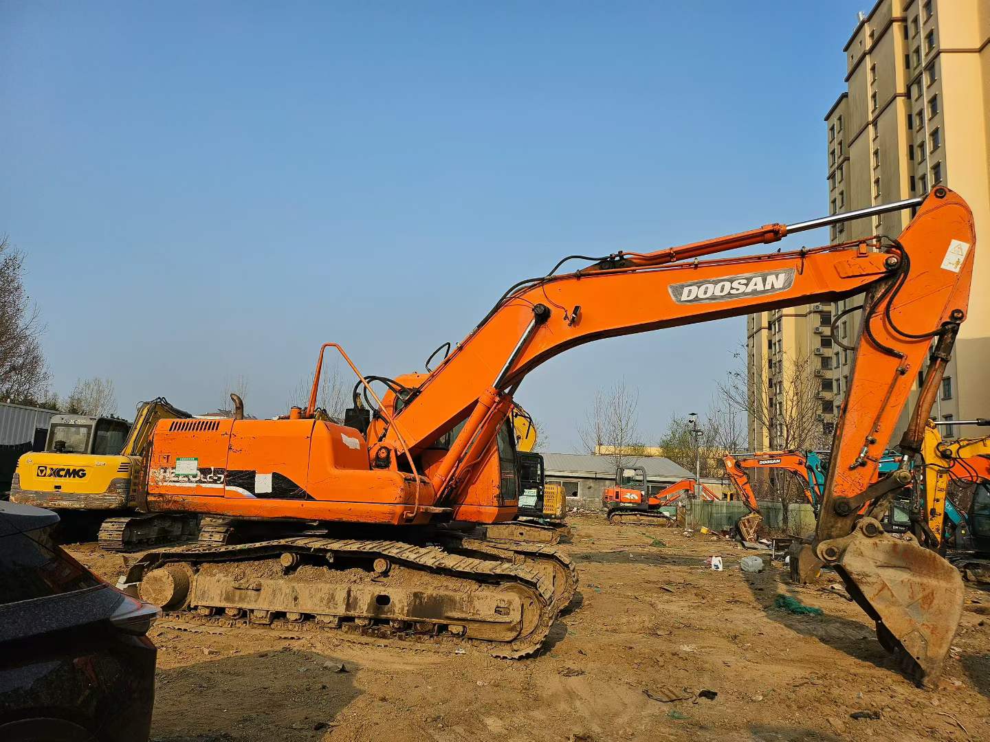 Buy Doosan DH220-7 Used Excavator / 4