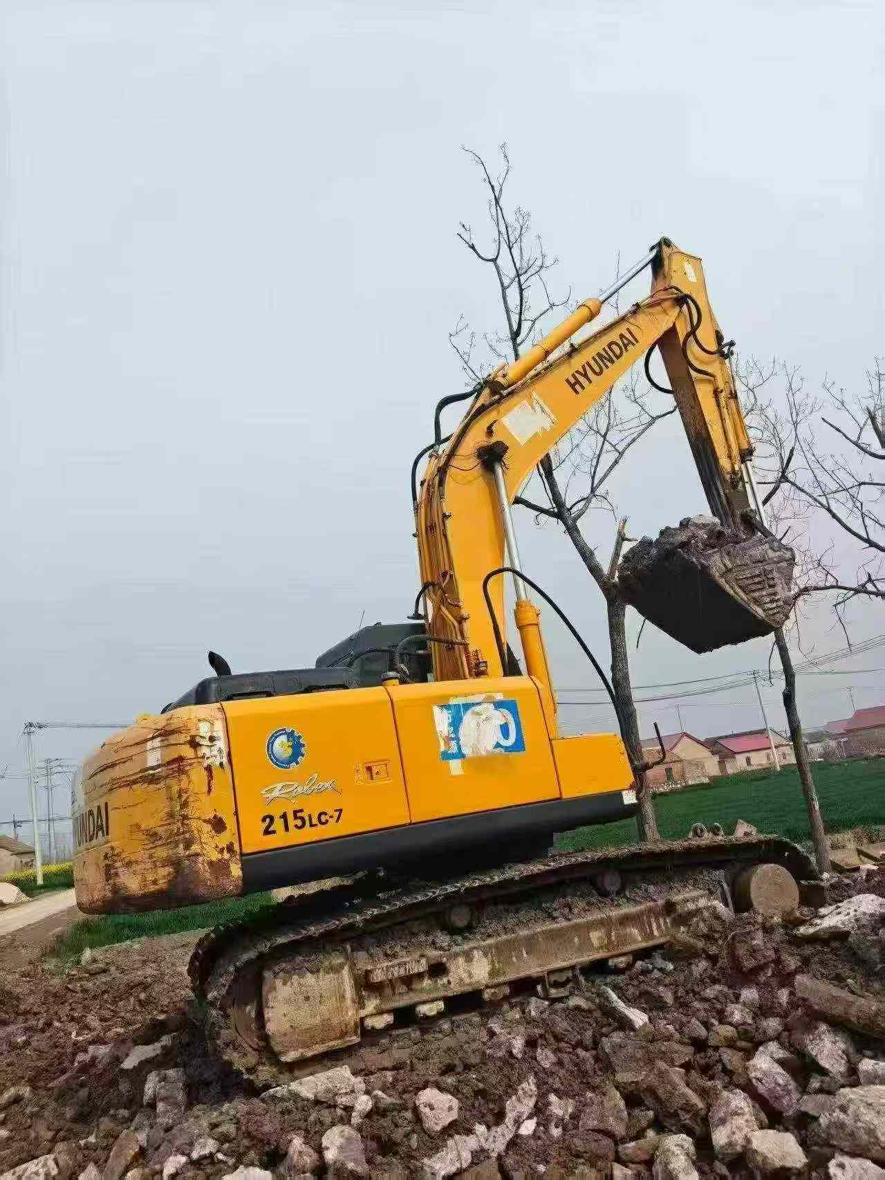 Compre Escavadeira Hyundai R215-7 Usada / 5