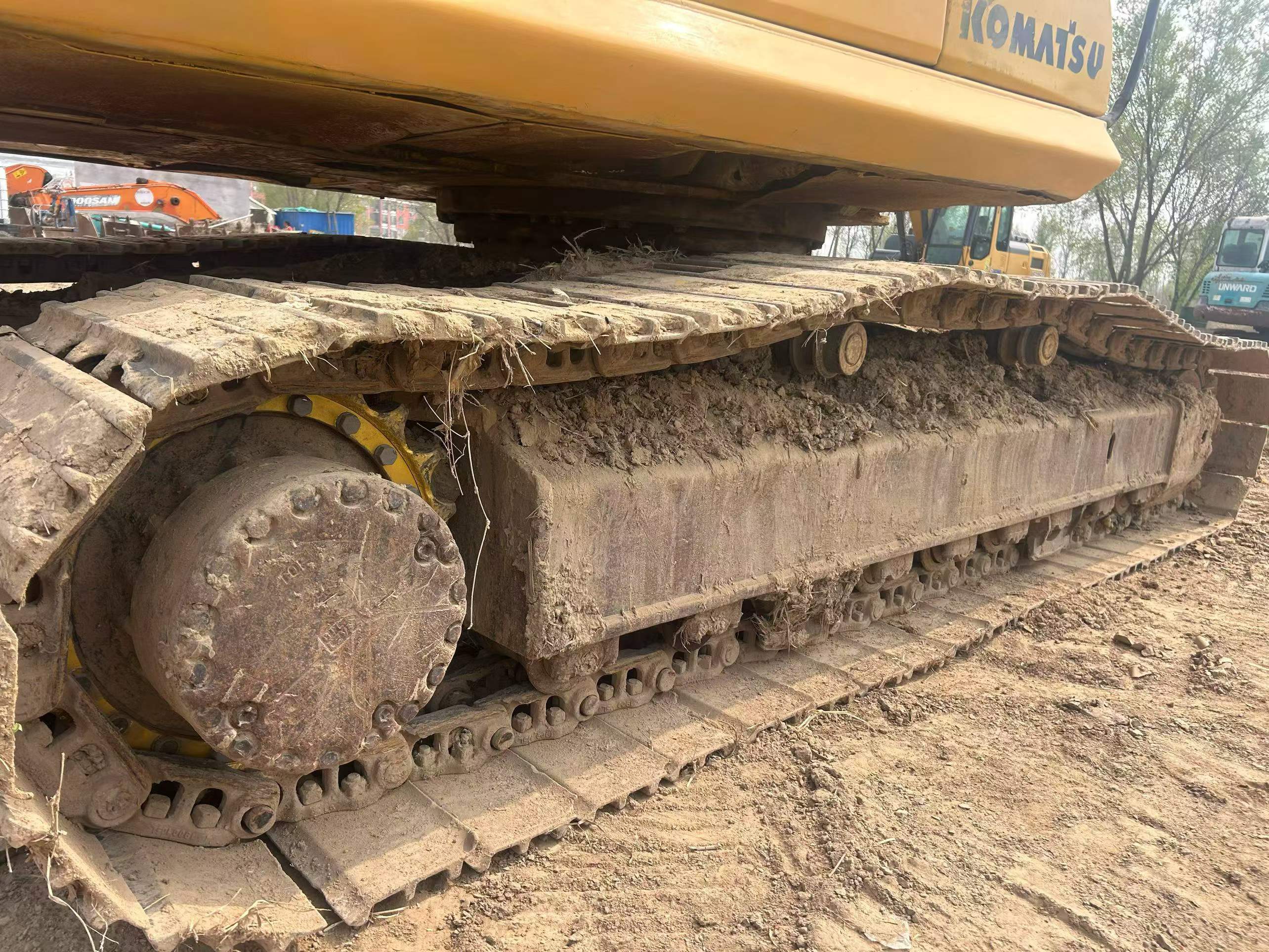 Buy Komatsu PC210 Used Excavator / 5