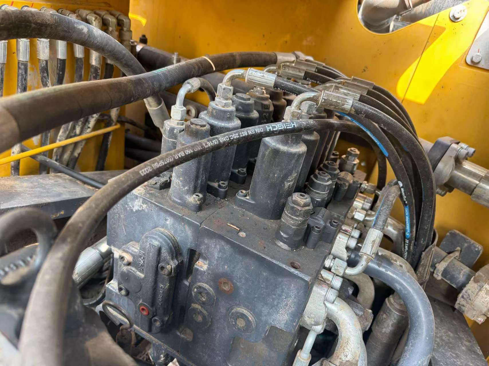 Buy XCMG XE270DK Used Excavator / 4