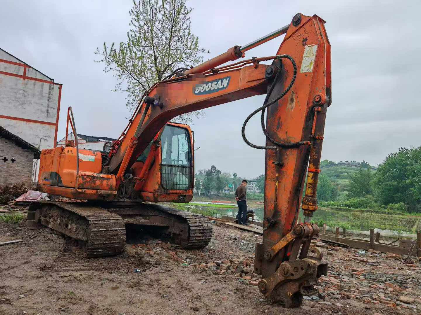 Buy Doosan DH150-7 Used Excavator / 2