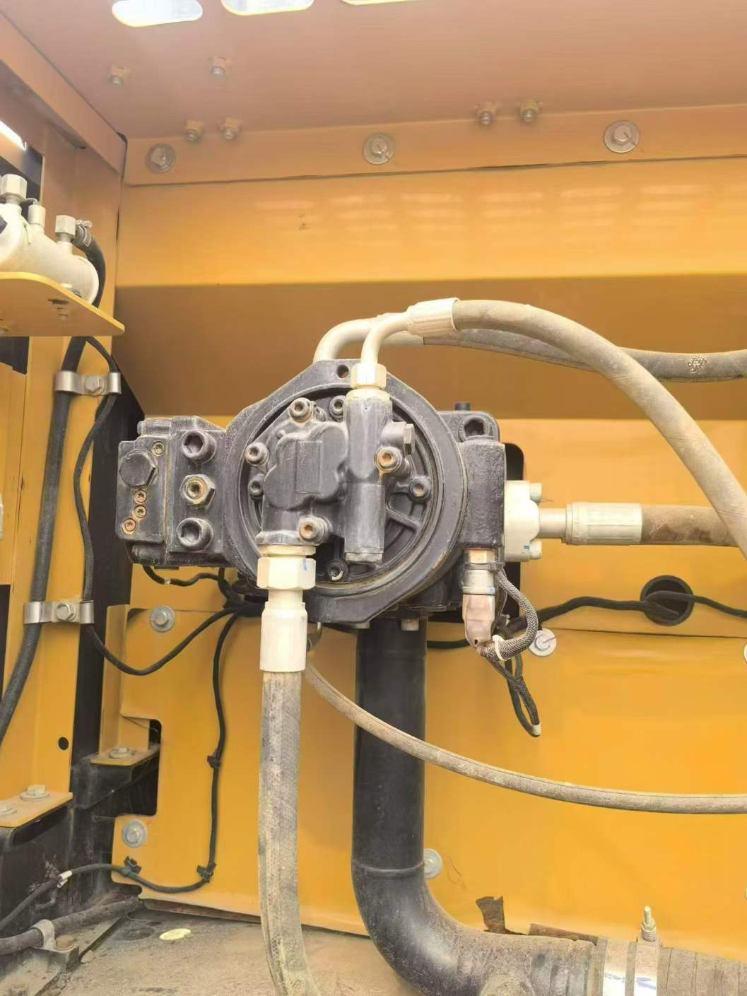 Buy Sany SY245H Used Excavator / 4