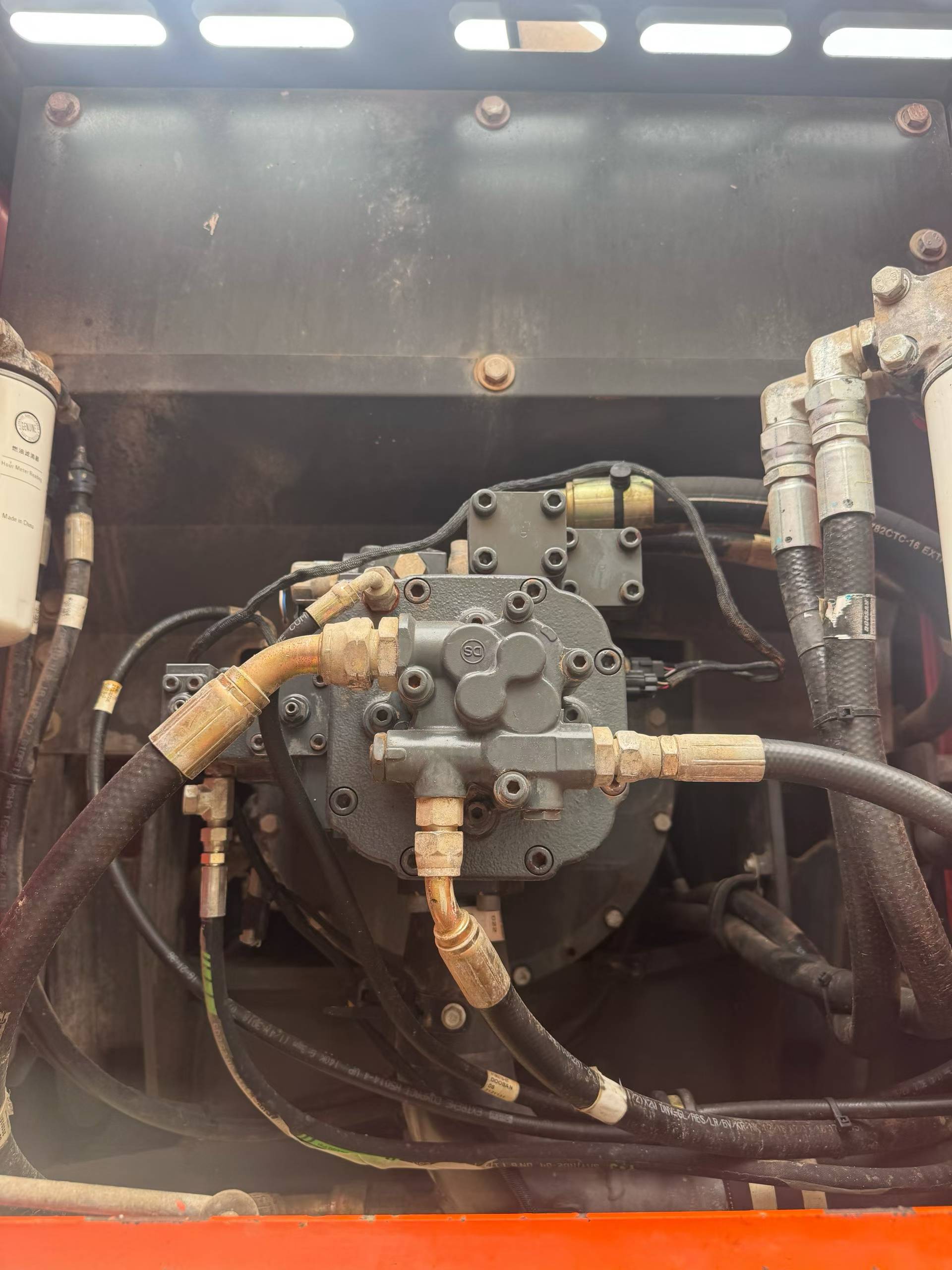 Buy Doosan DX215-9C Used Excavator / 3