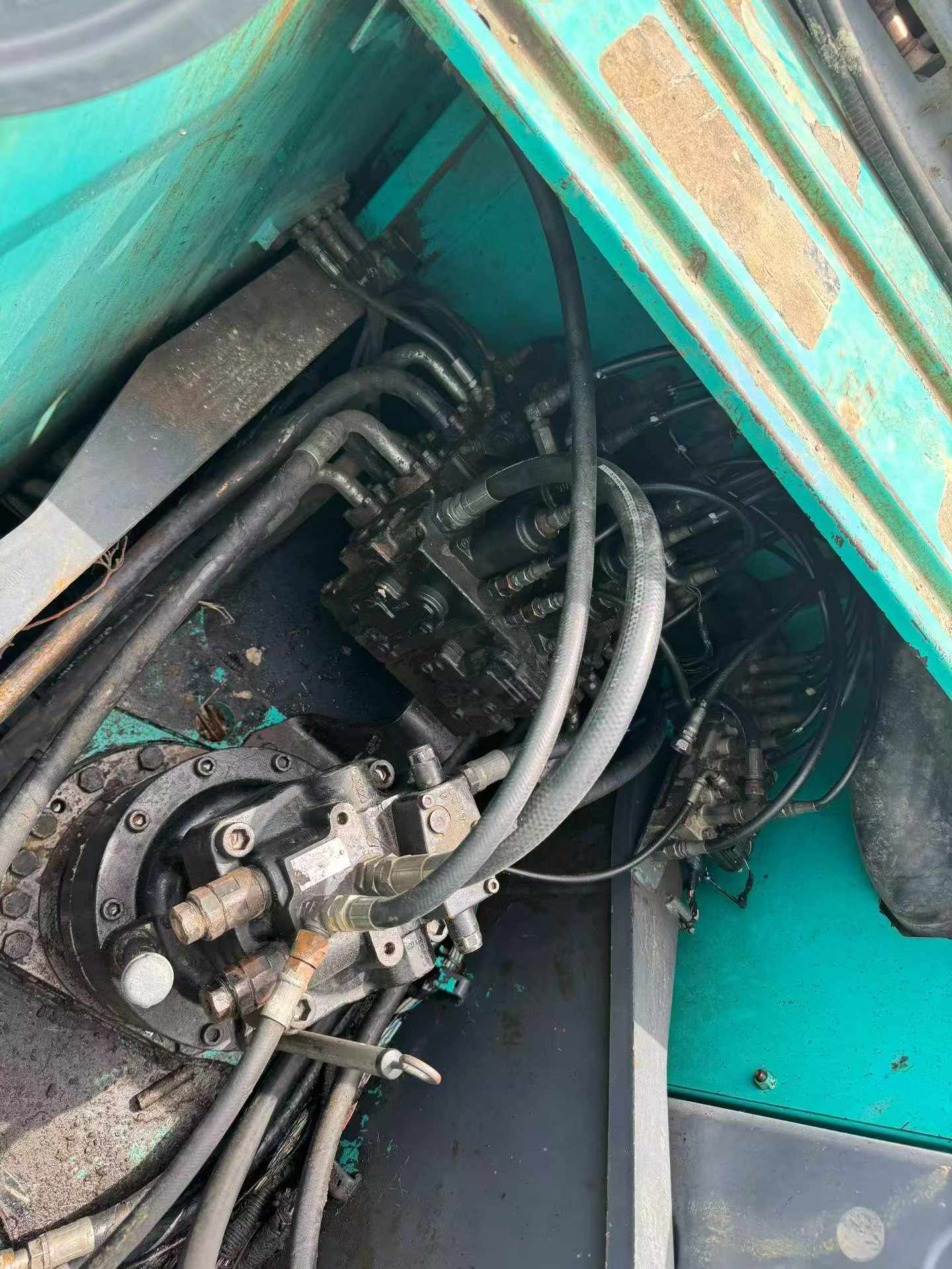 Buy Kobelco SK210 Used Excavator / 4