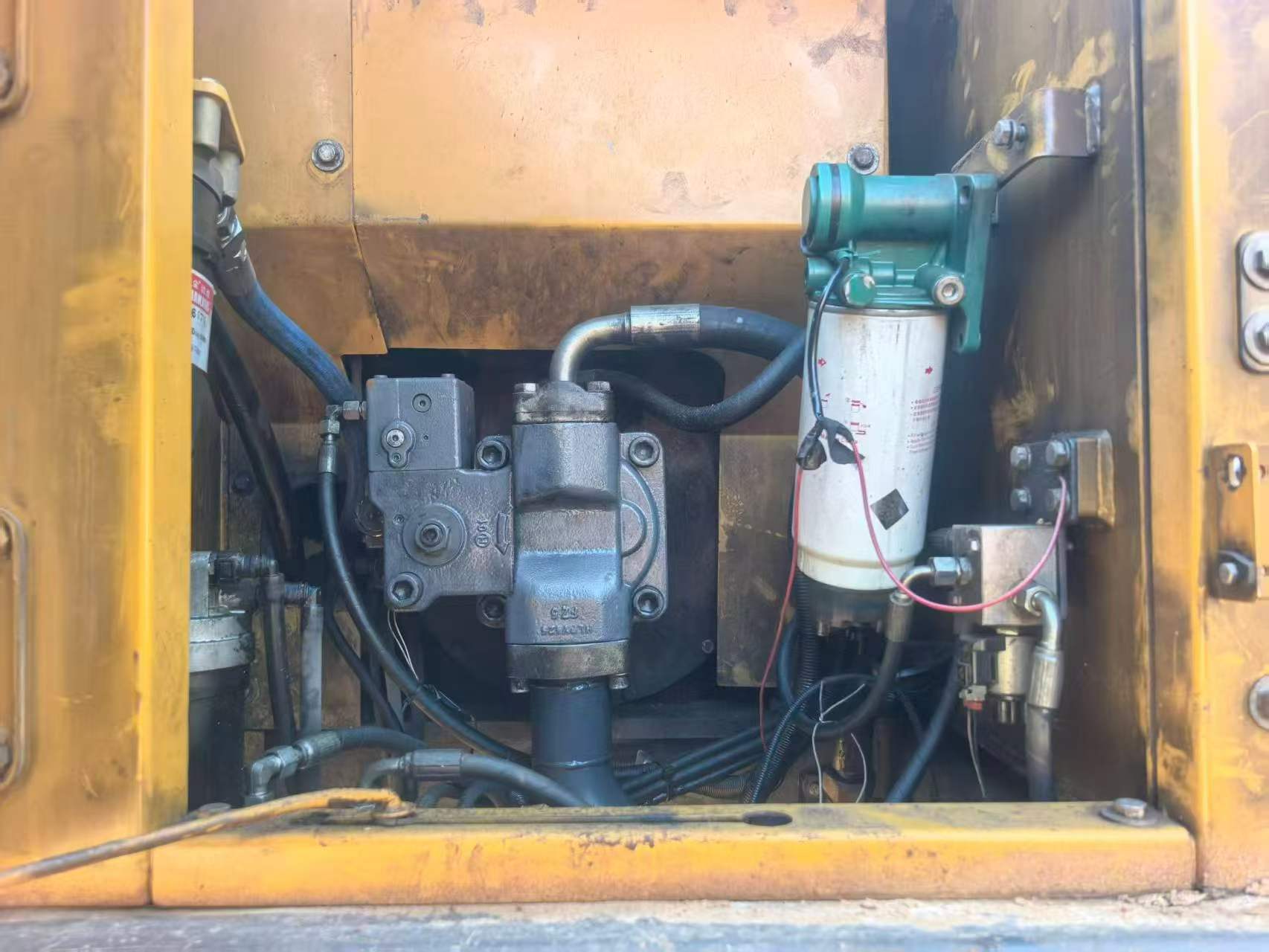 Buy XCMG XE135B Used Excavator / 3