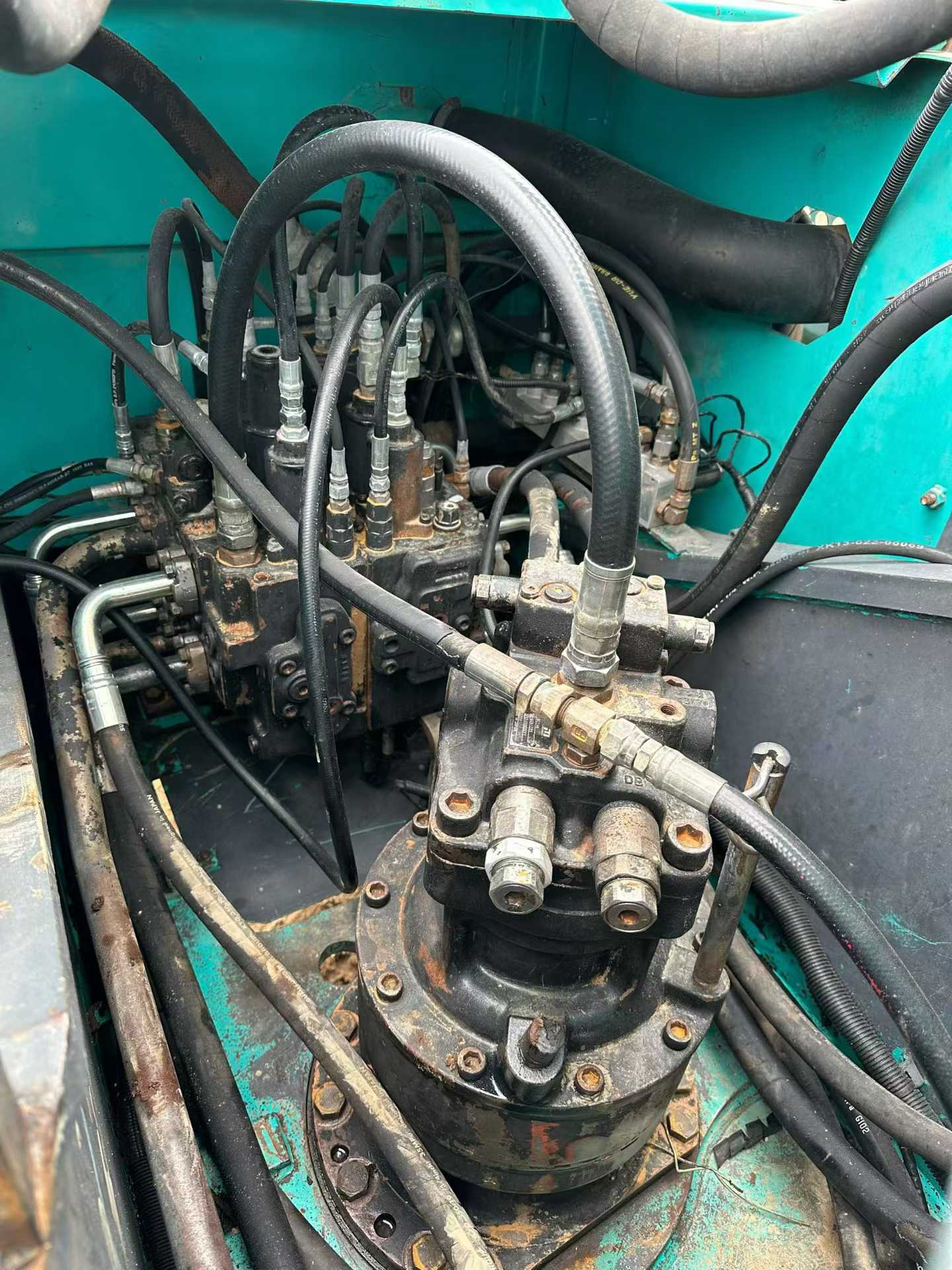 Buy Kobelco SK210-6 Used Excavator / 4