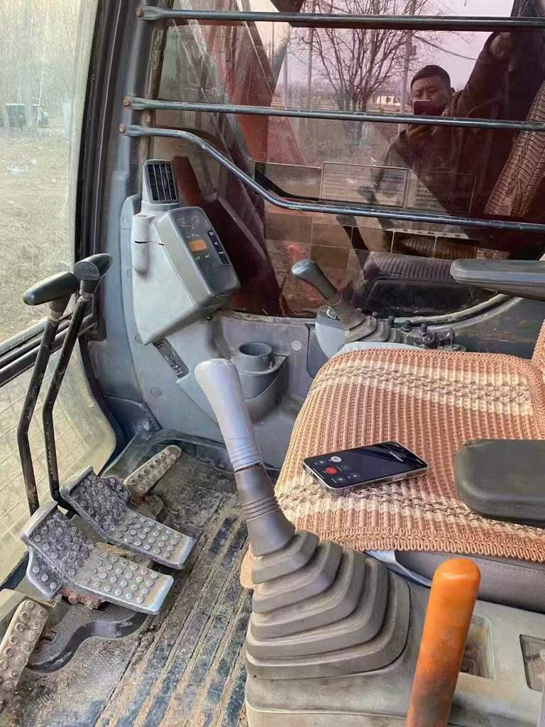 Buy Hitachi ZX260-3G Used Excavator / 4