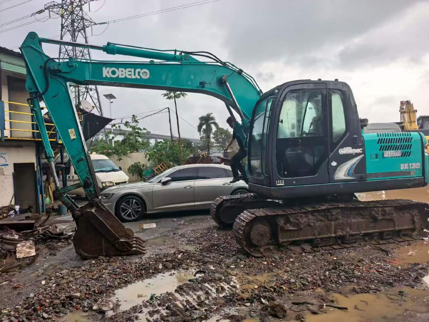Buy Kobelco SK350-8 Used Excavator / 9