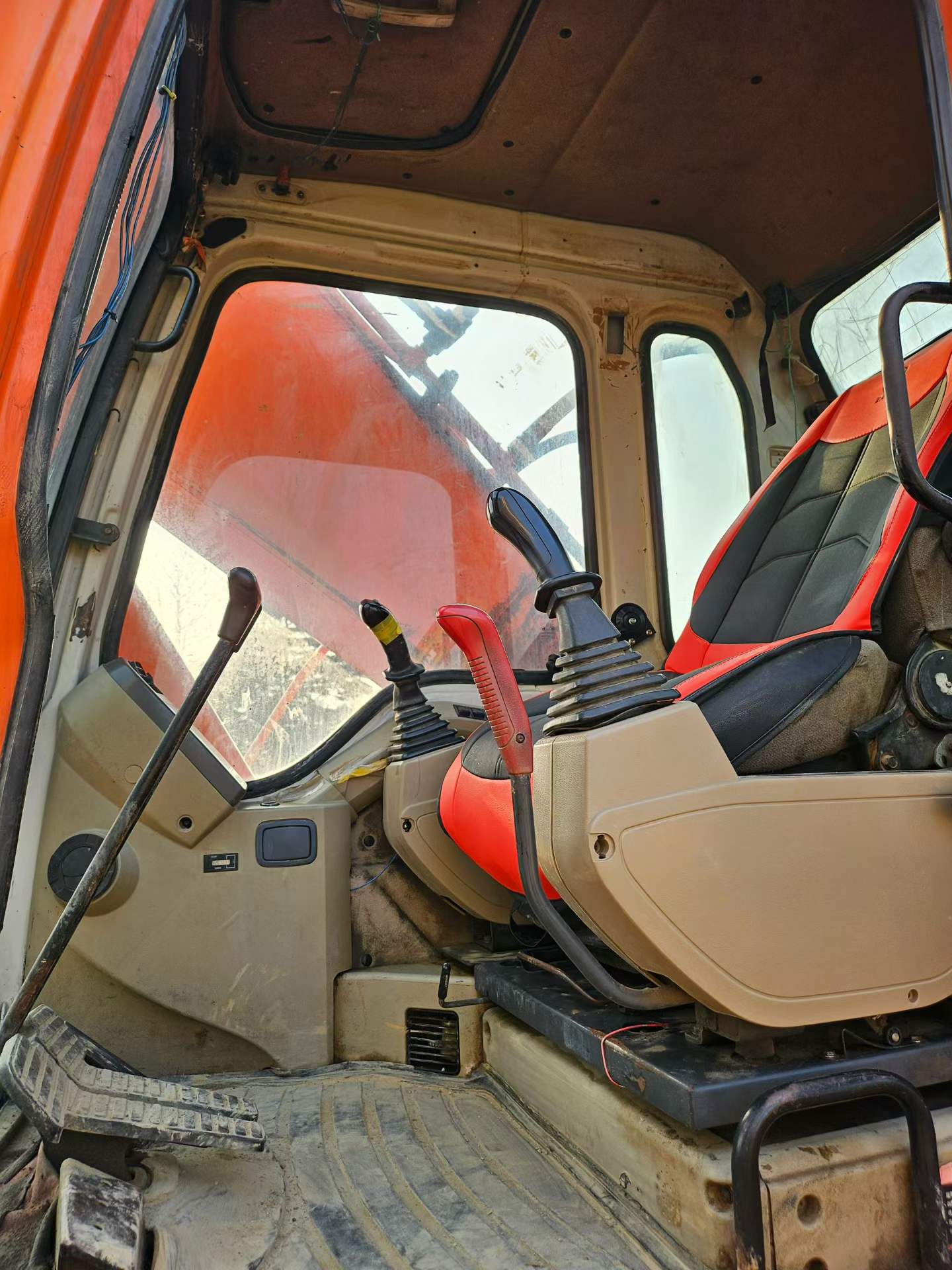 Buy Doosan DH220-7 Used Excavator / 5