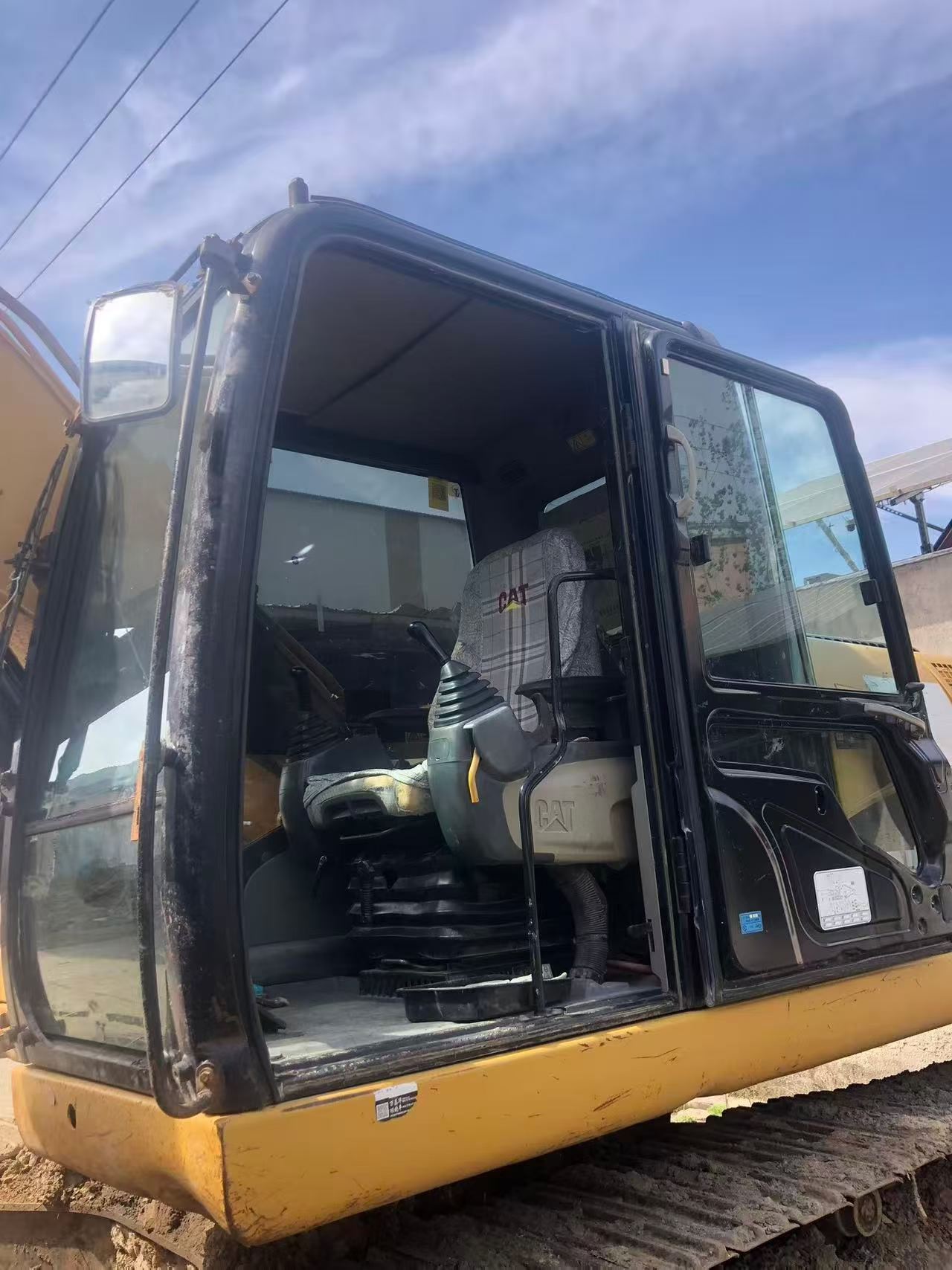 Buy Caterpillar 320D Used Excavator / 6