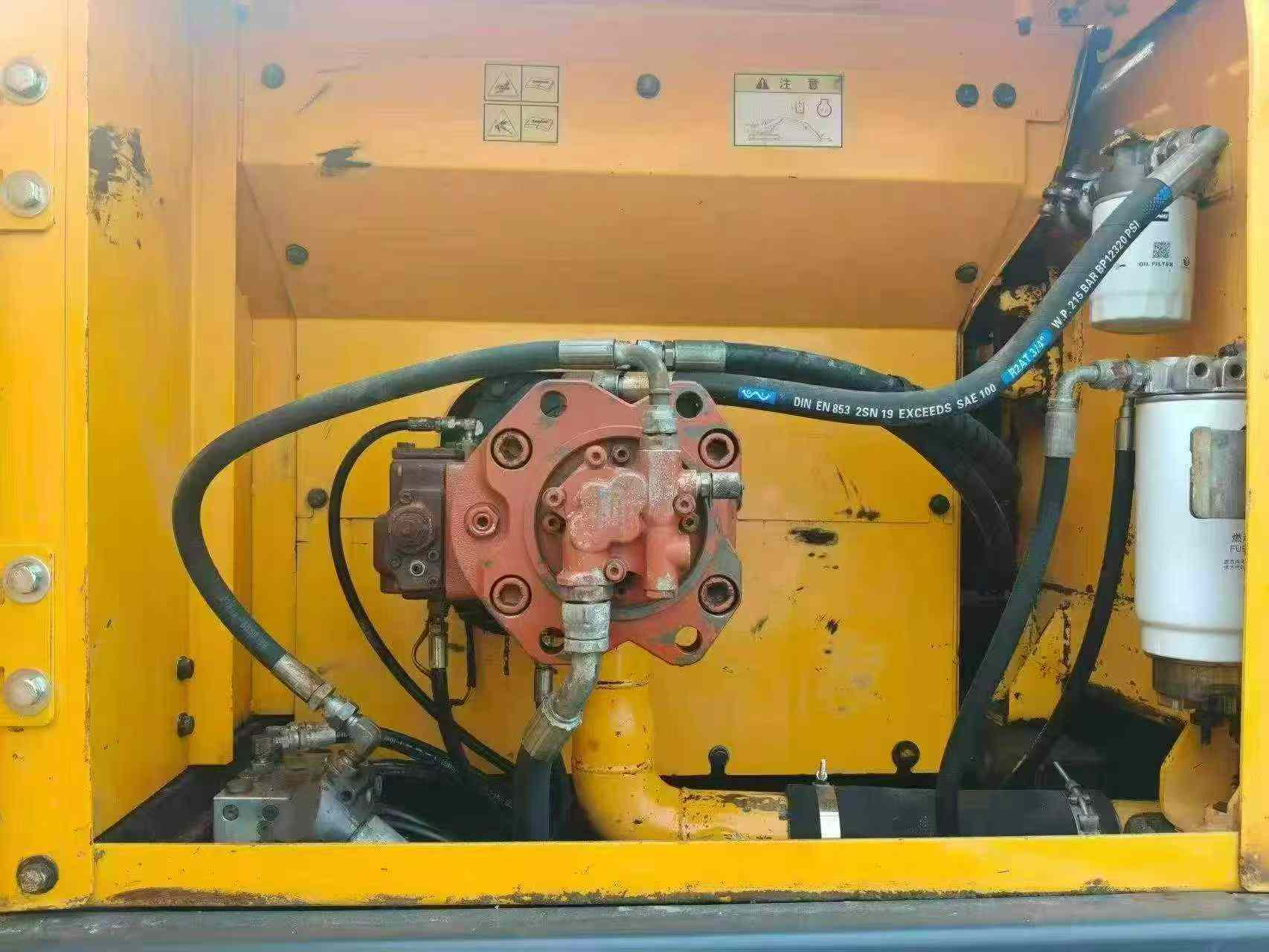 Compre Escavadeira Hyundai R215-7 Usada / 6