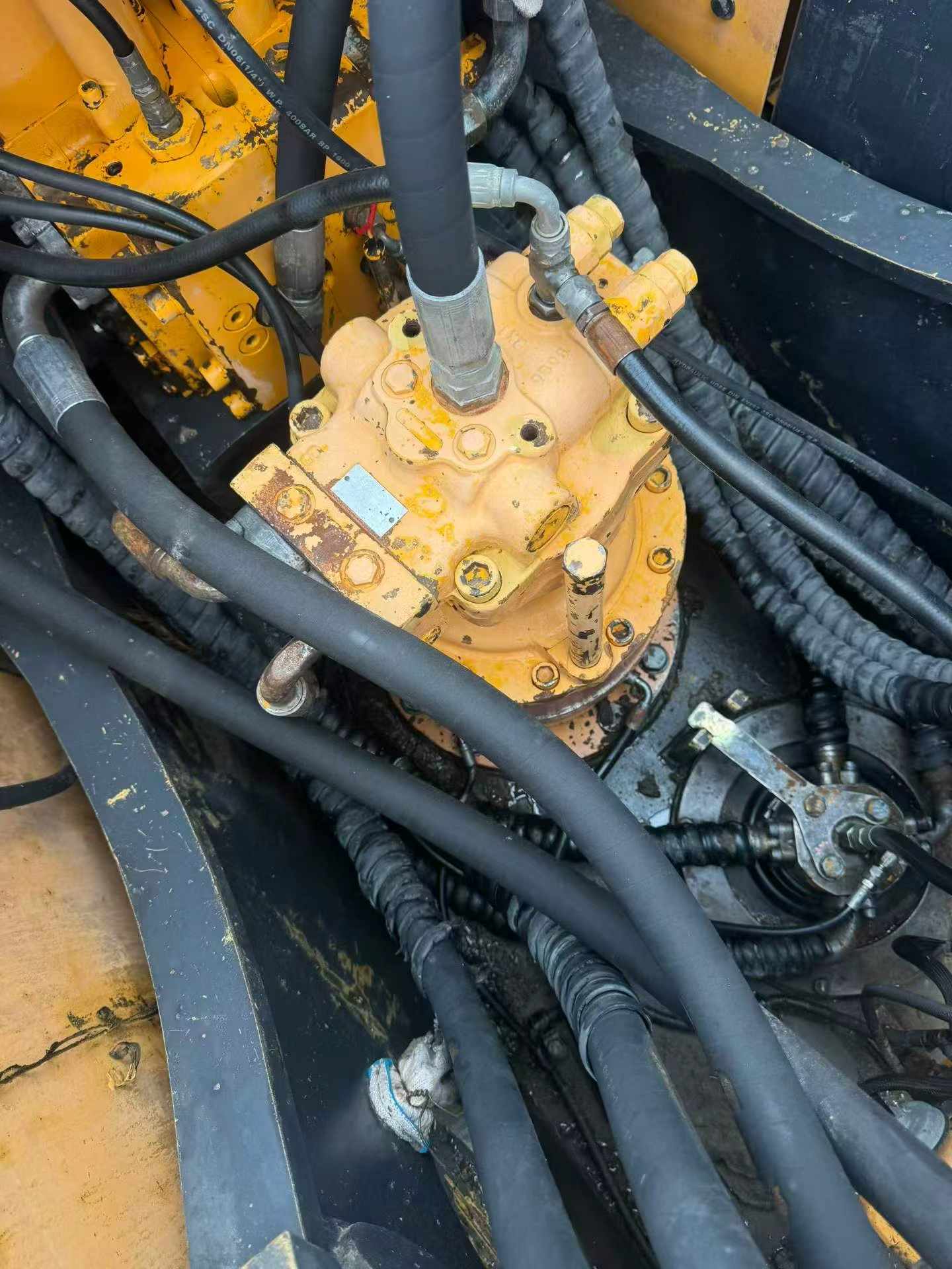 Buy Hyundai R215-7 Used Excavator / 6