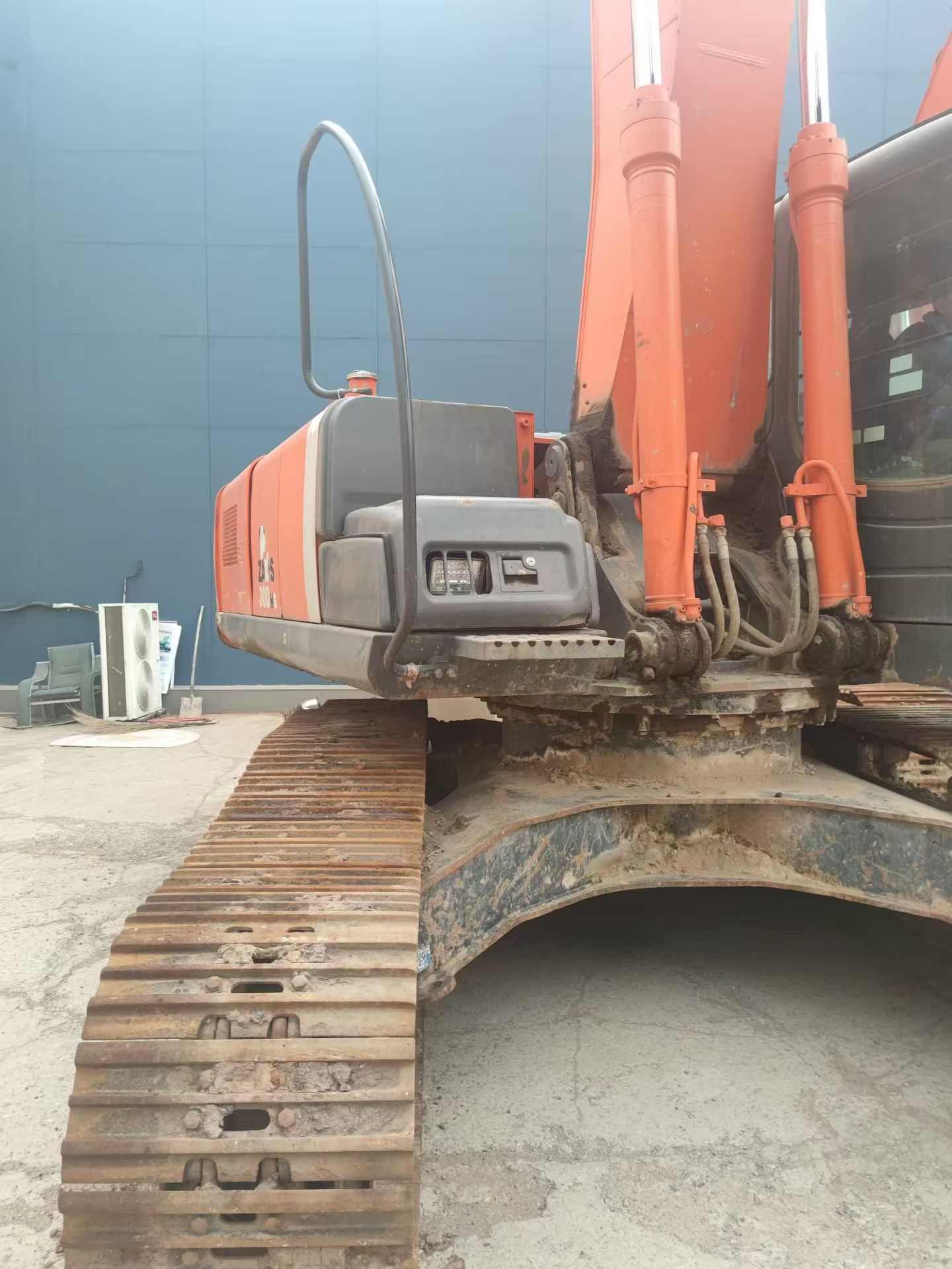 Buy Hitachi ZW250 Used Excavator / 2